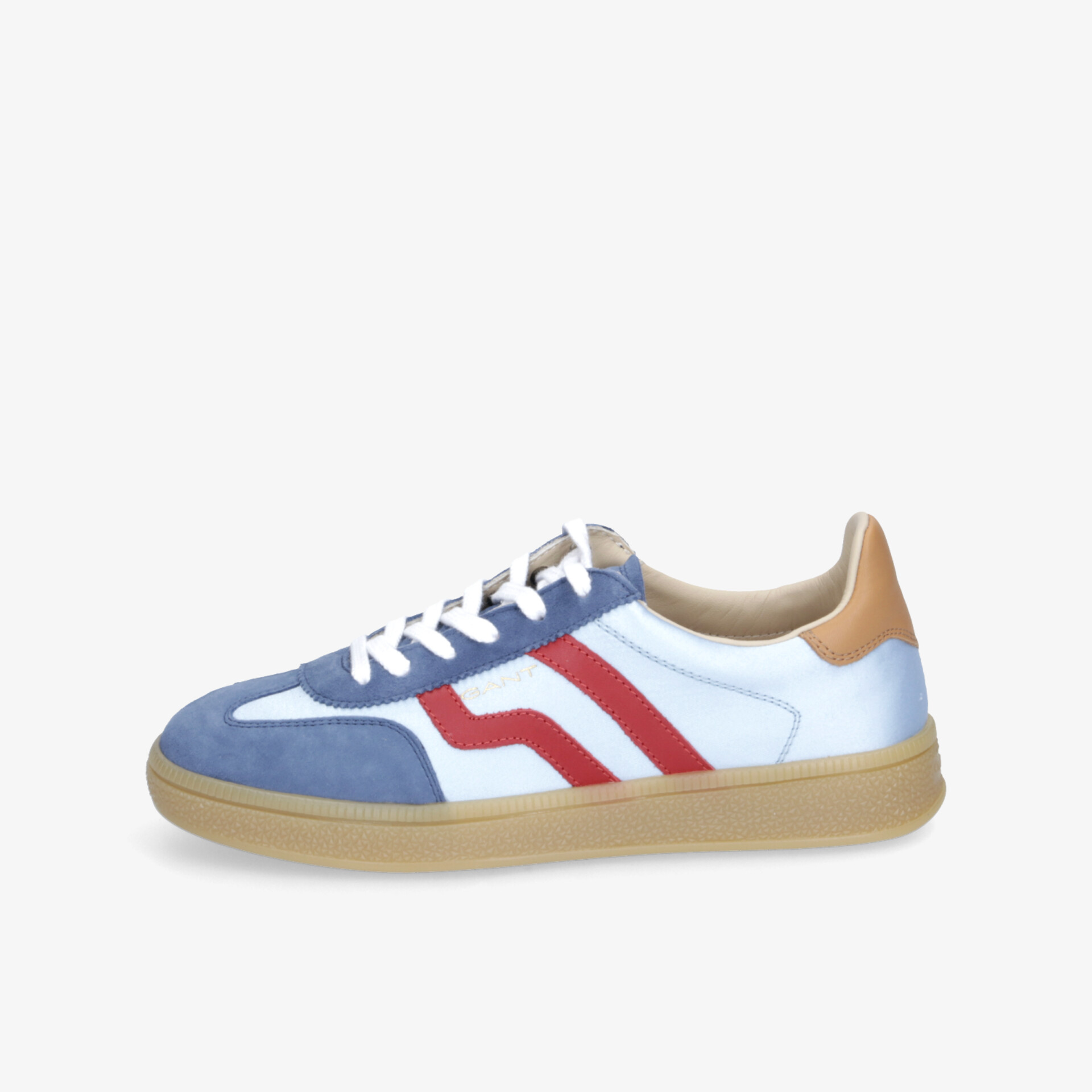 Moderner Sneaker in Blau Weiß mit roten Akzenten und robuster brauner Sohle, sportliches und komfortables Design
