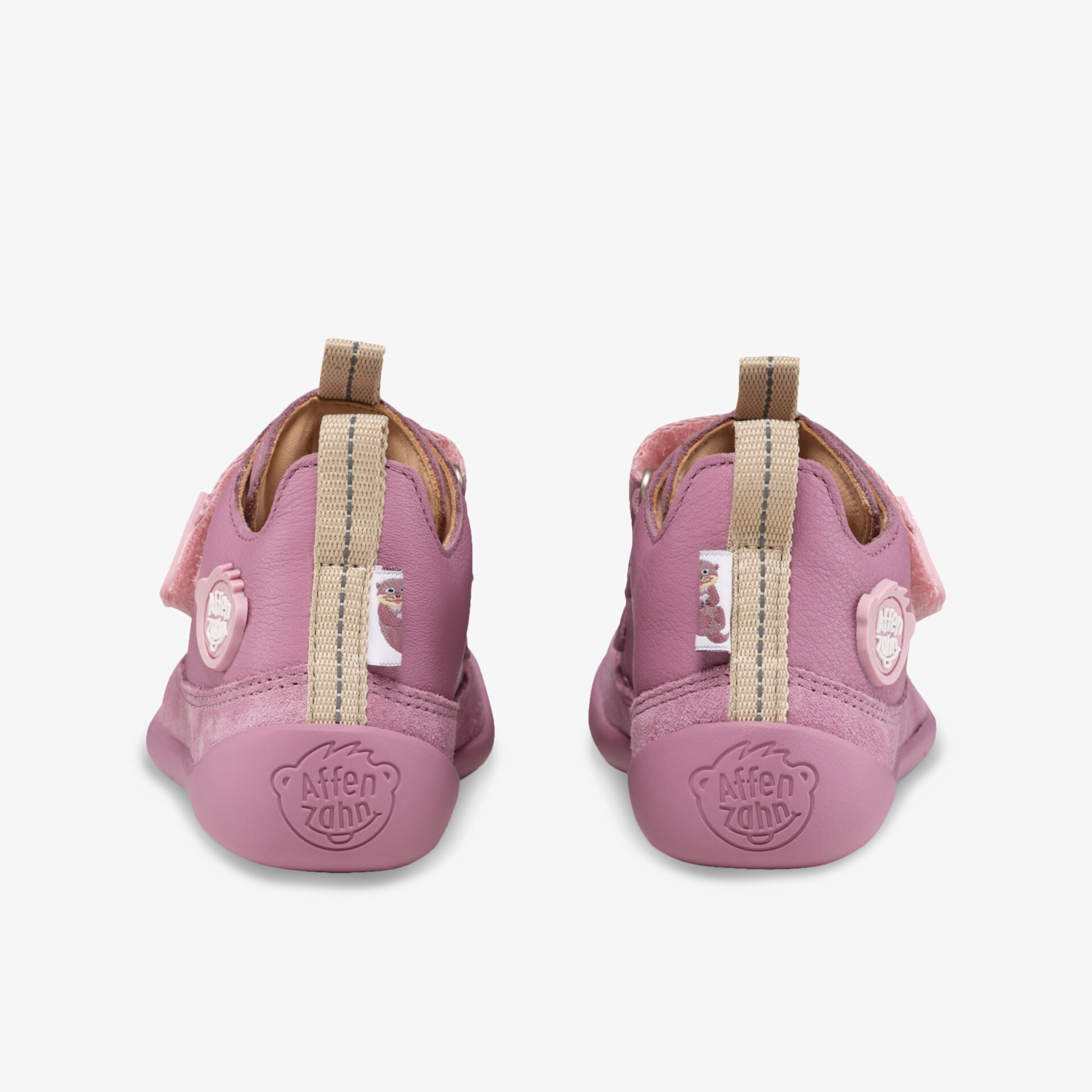 Rosa Schuhe Rückansicht mit weichem Material und flexiblem Einstieg für hohen Tragekomfort