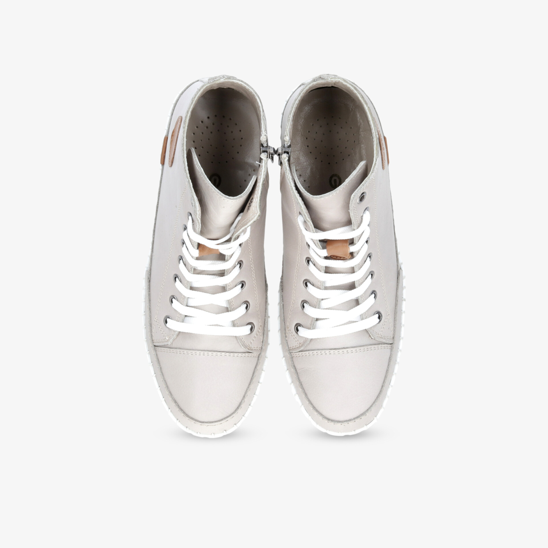 Weißes Sneaker-Paar in Draufsicht mit robusten Sohlen, bequemer Passform und modischem Design, ideal für vielfältigen Einsatz.