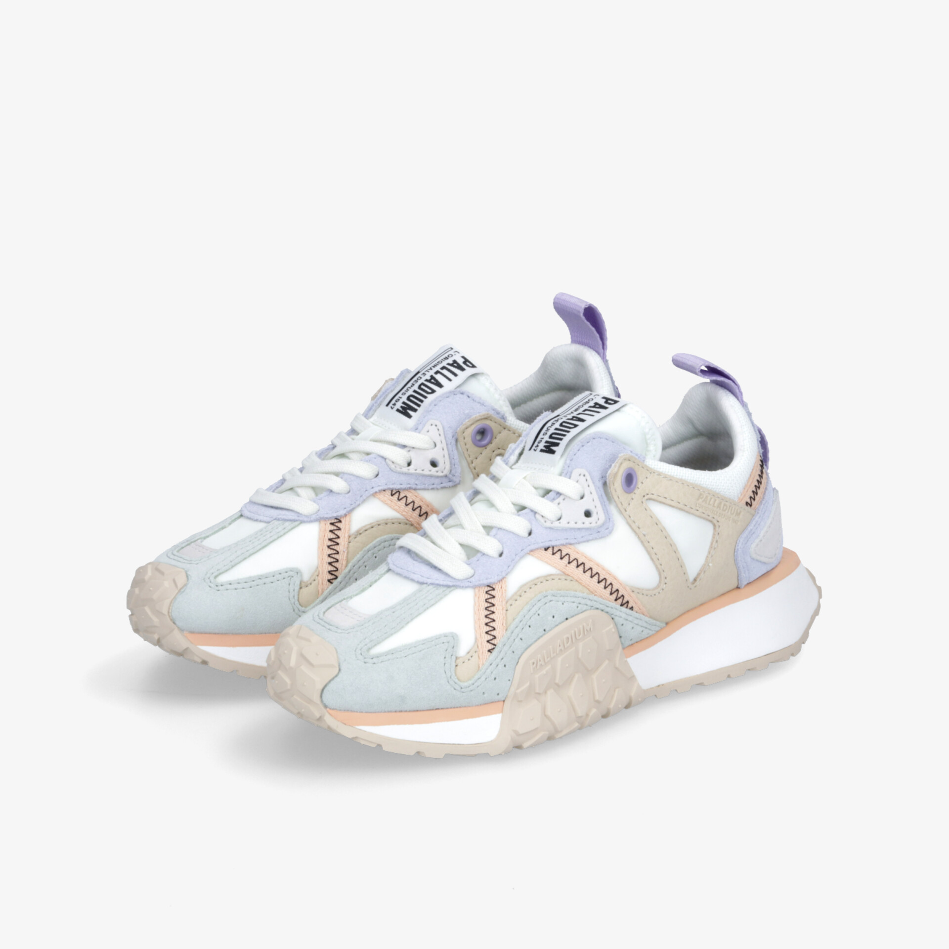 Moderner Sneaker mit stilvollem Design und komfortabler Passform, perfekt für vielseitige urbane Looks.