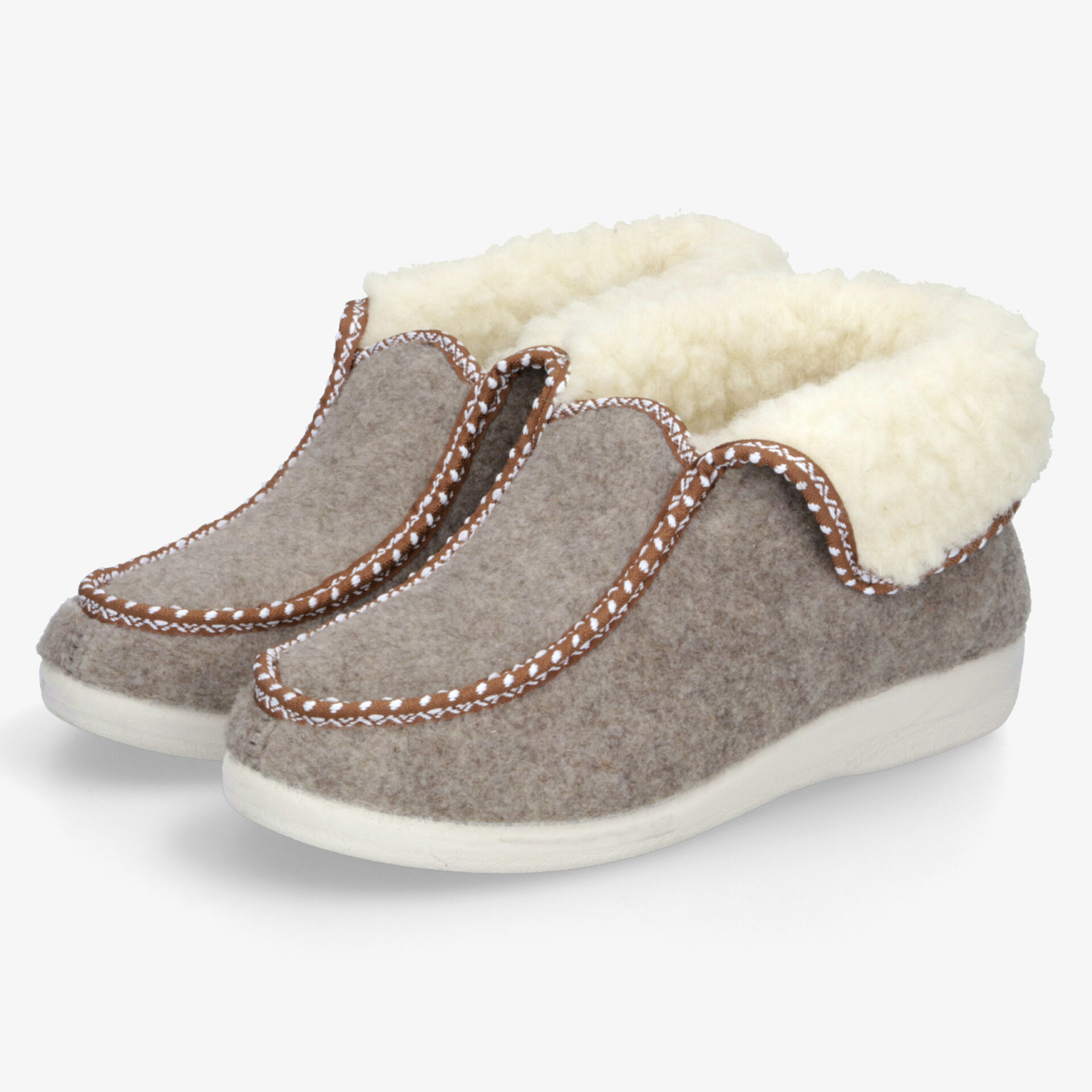 Bequeme graue Hausschuhe mit flauschigem Innenfutter und rutschfester Sohle, perfekt für warme Füße zuhause