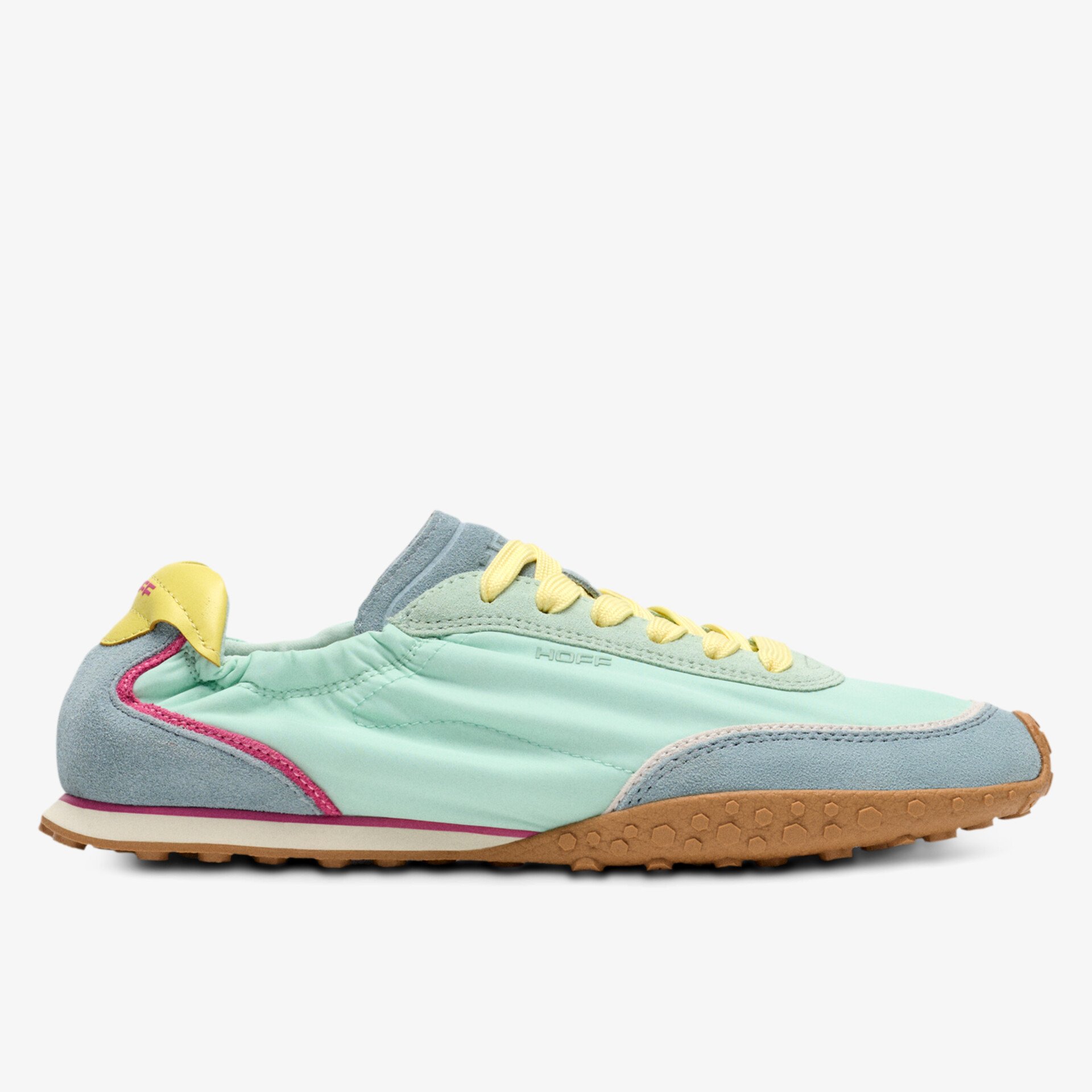 Leichter Sneaker mit atmungsaktivem Material, flexibler Sohle und moderner Farbkombination, ideal für Alltag