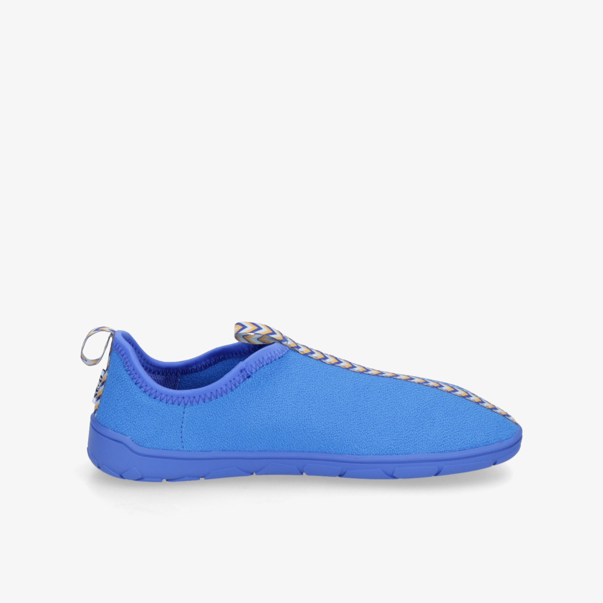 Blauer leichter Schlupfschuh mit flexibler, rutschfester Sohle und atmungsaktivem Material für hohen Tragekomfort