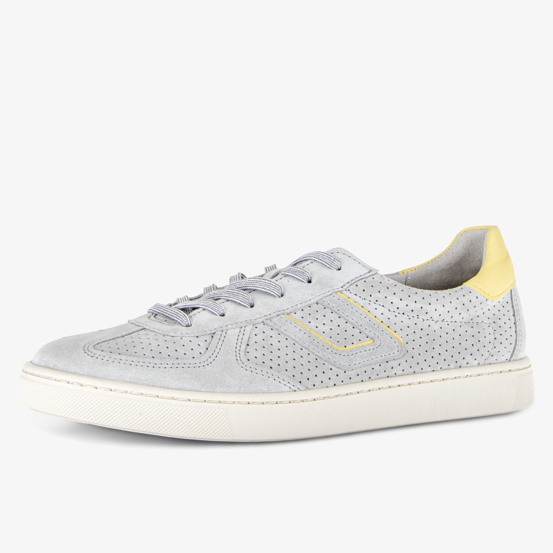 Moderner grauer Sneaker mit perforiertem Leder und gelbem Akzent, strapazierfähig und bequem.