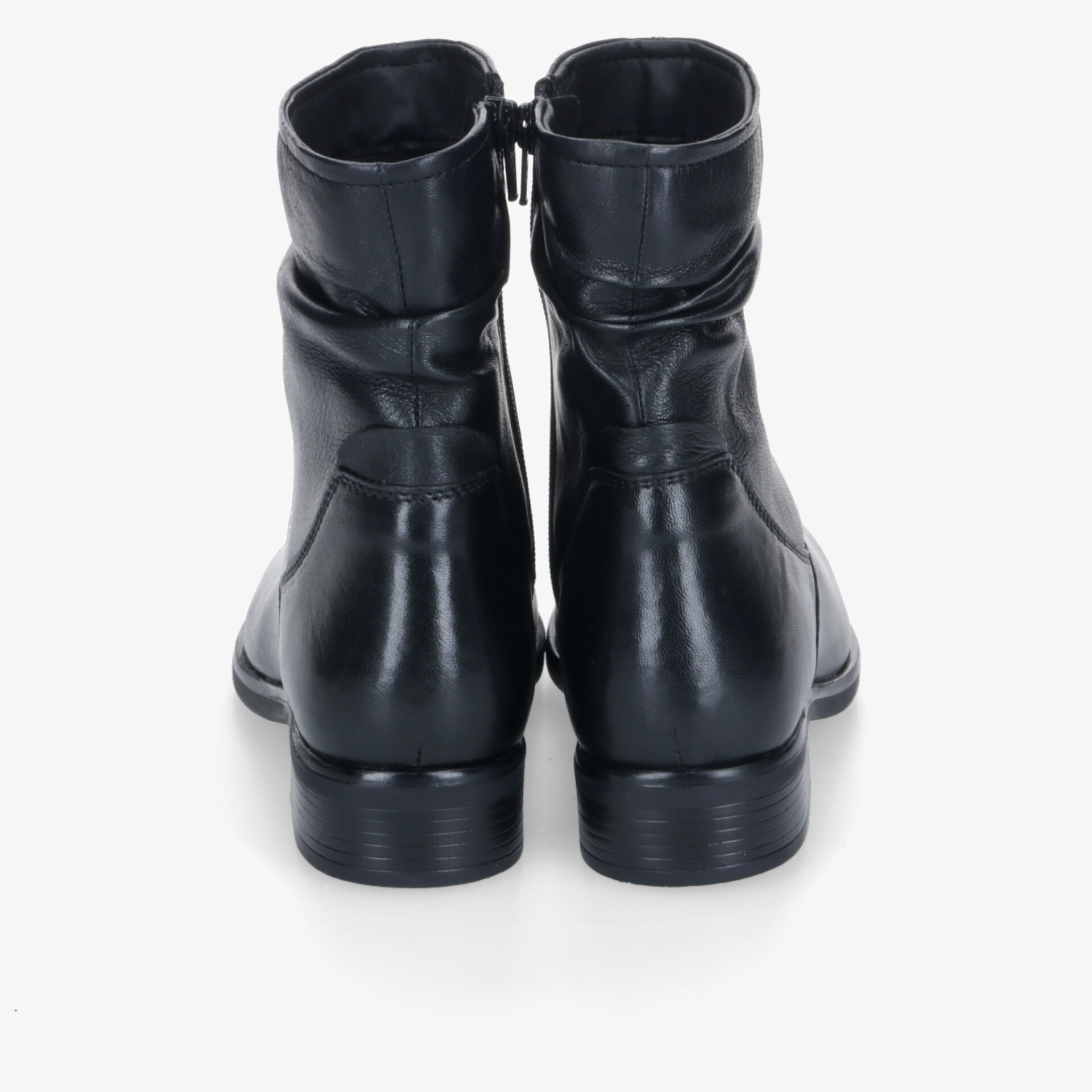 Elegante schwarze Lederstiefel mit Reißverschluss, klassisch und stilvoll, anpassungsfähig für jede Gelegenheit.