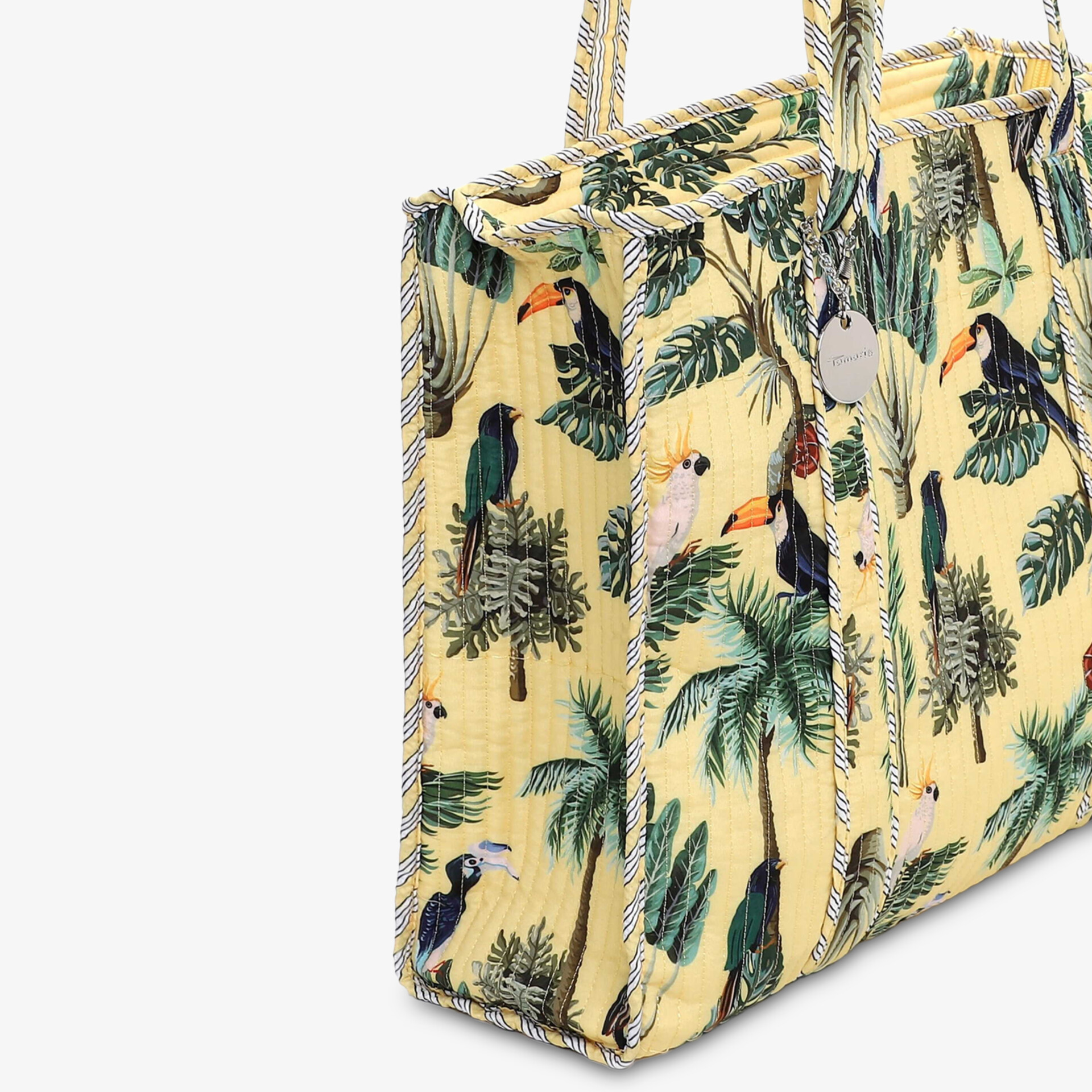 Gelbe Tasche mit tropischem Papageienmuster und großen Henkel, geräumig und modisch für sommerliche Looks
