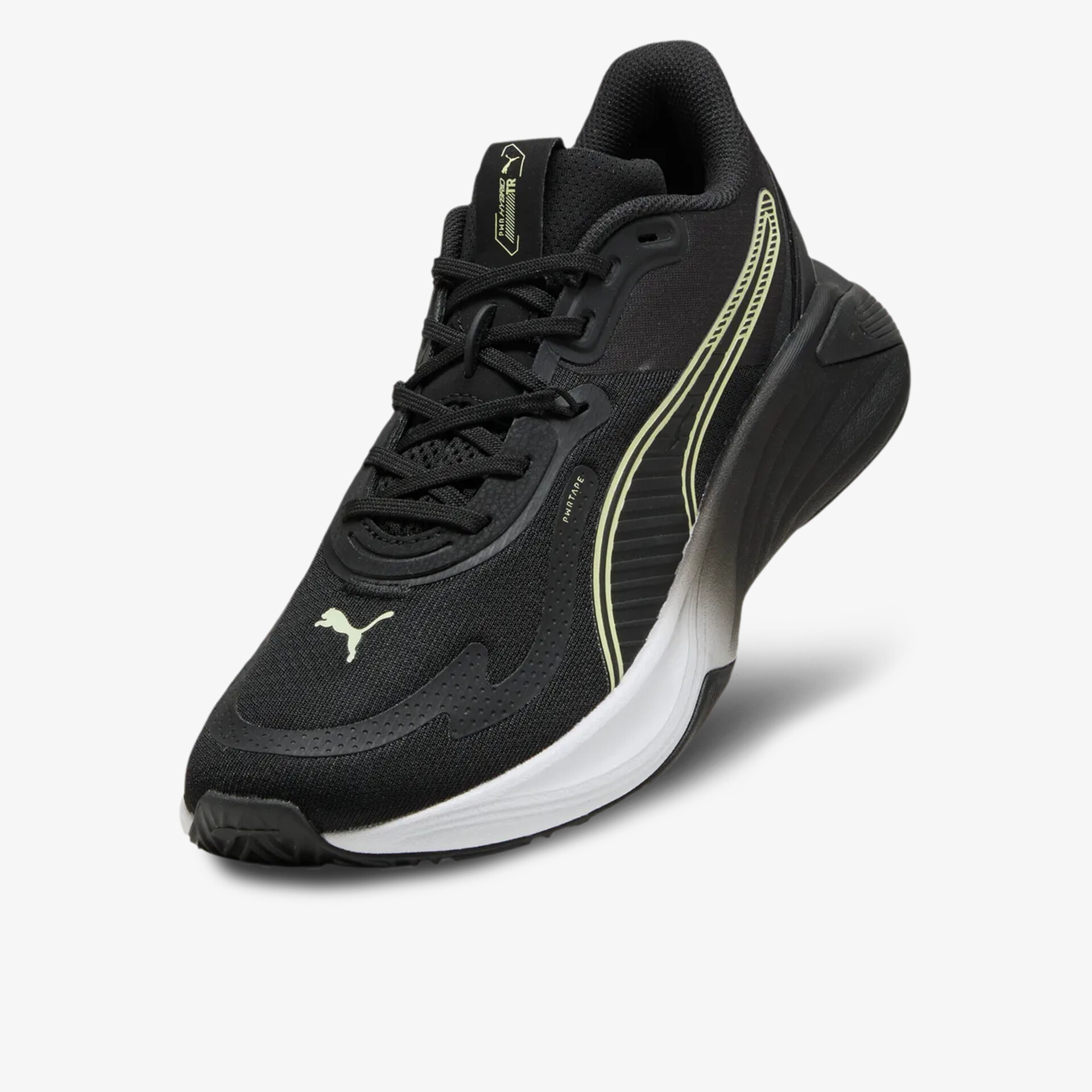 Schwarzer Sportschuh mit weißer Sohle und ergonomischem Design, optimal für vielseitige Aktivitäten