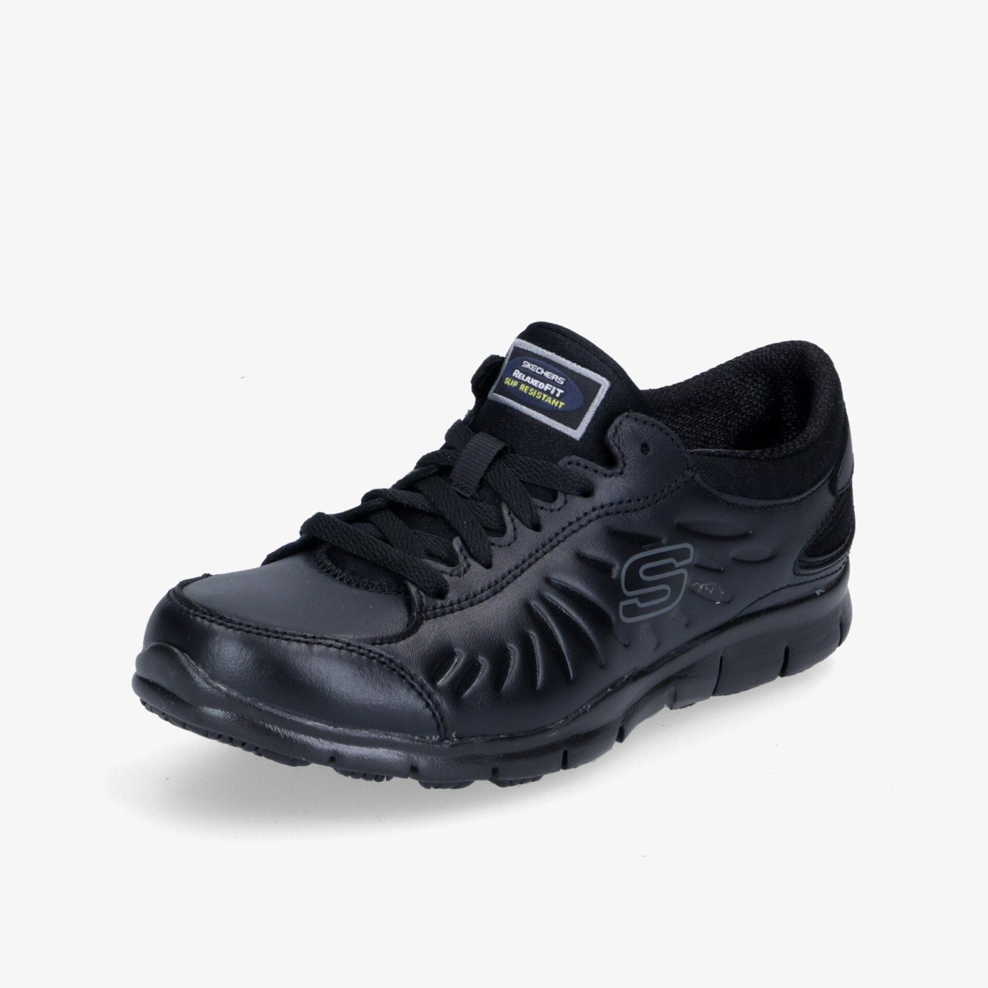 Hochwertiger schwarzer Schuh mit flexiblem Design und rutschfester Sohle, ideal für sportliche Aktivitäten und Alltag.