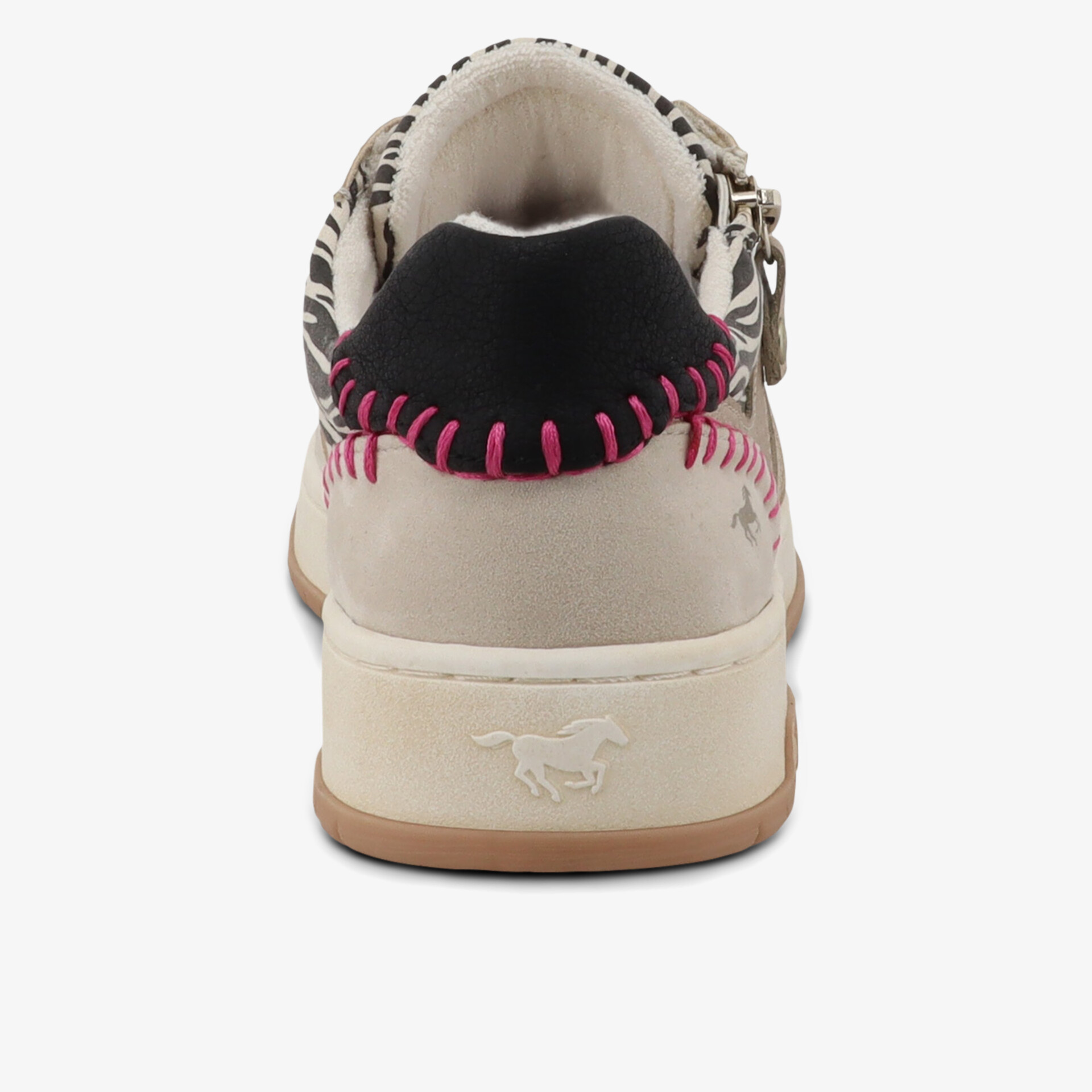 Rückansicht eines bequemen Ledersneakers mit robuster Sohle und auffälligen roten Nähten