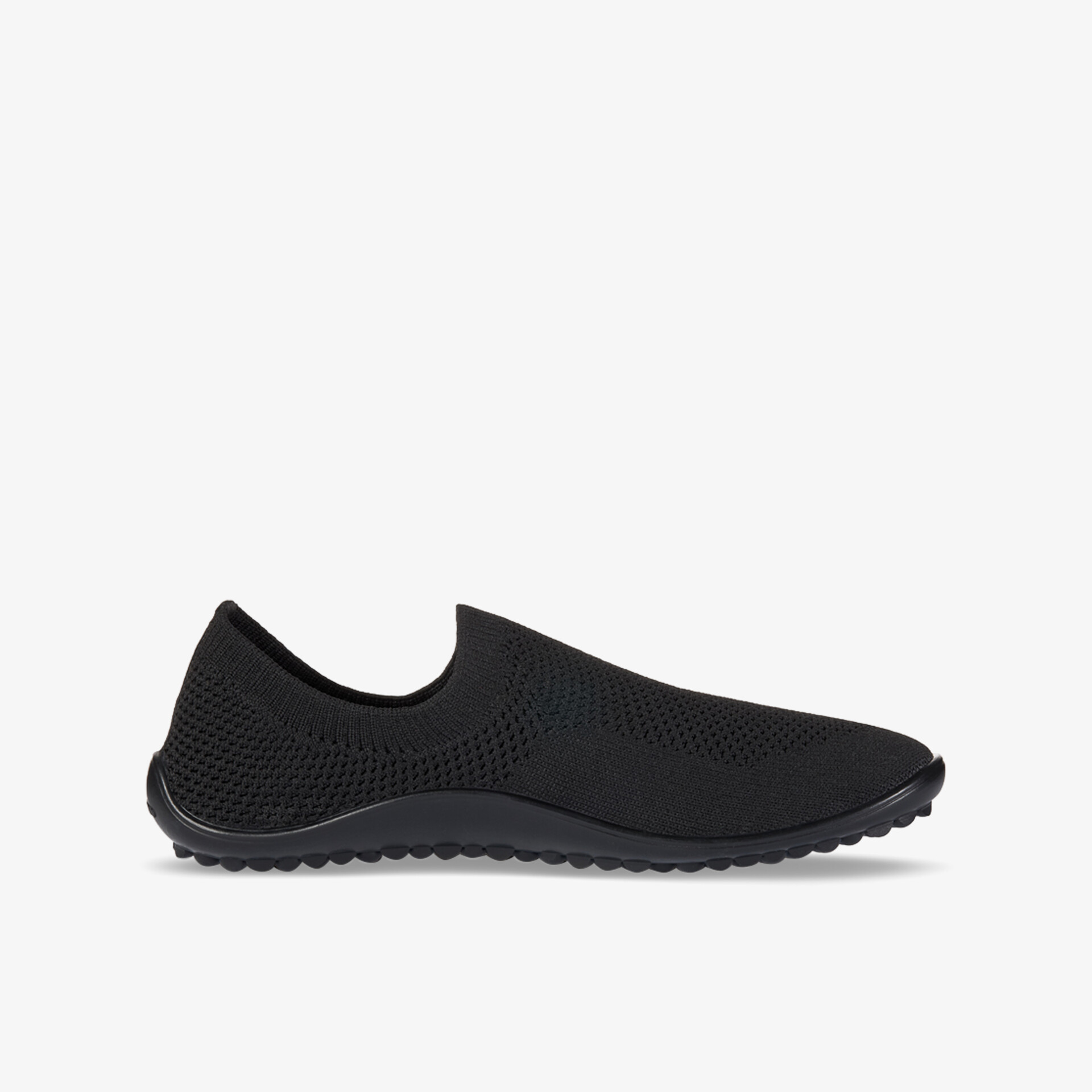 Schwarzer Sneaker seitlich, bequem und stilvoll mit flexibler Sohle, ideal für täglichen Komfort