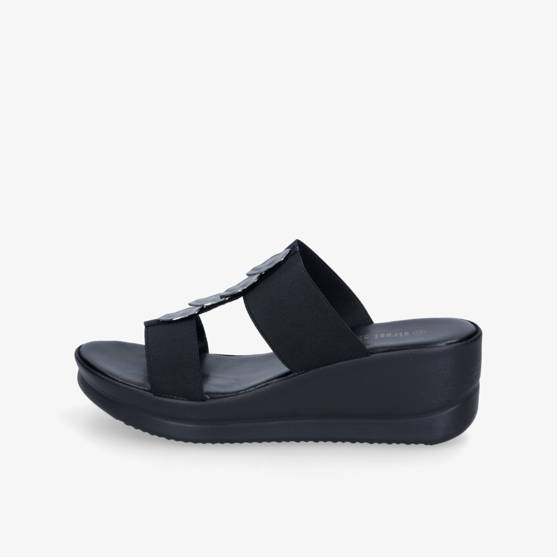 Bequeme schwarze Sandale mit Keilabsatz und breiten Riemen für sicheren Halt und komfortables Tragegefühl