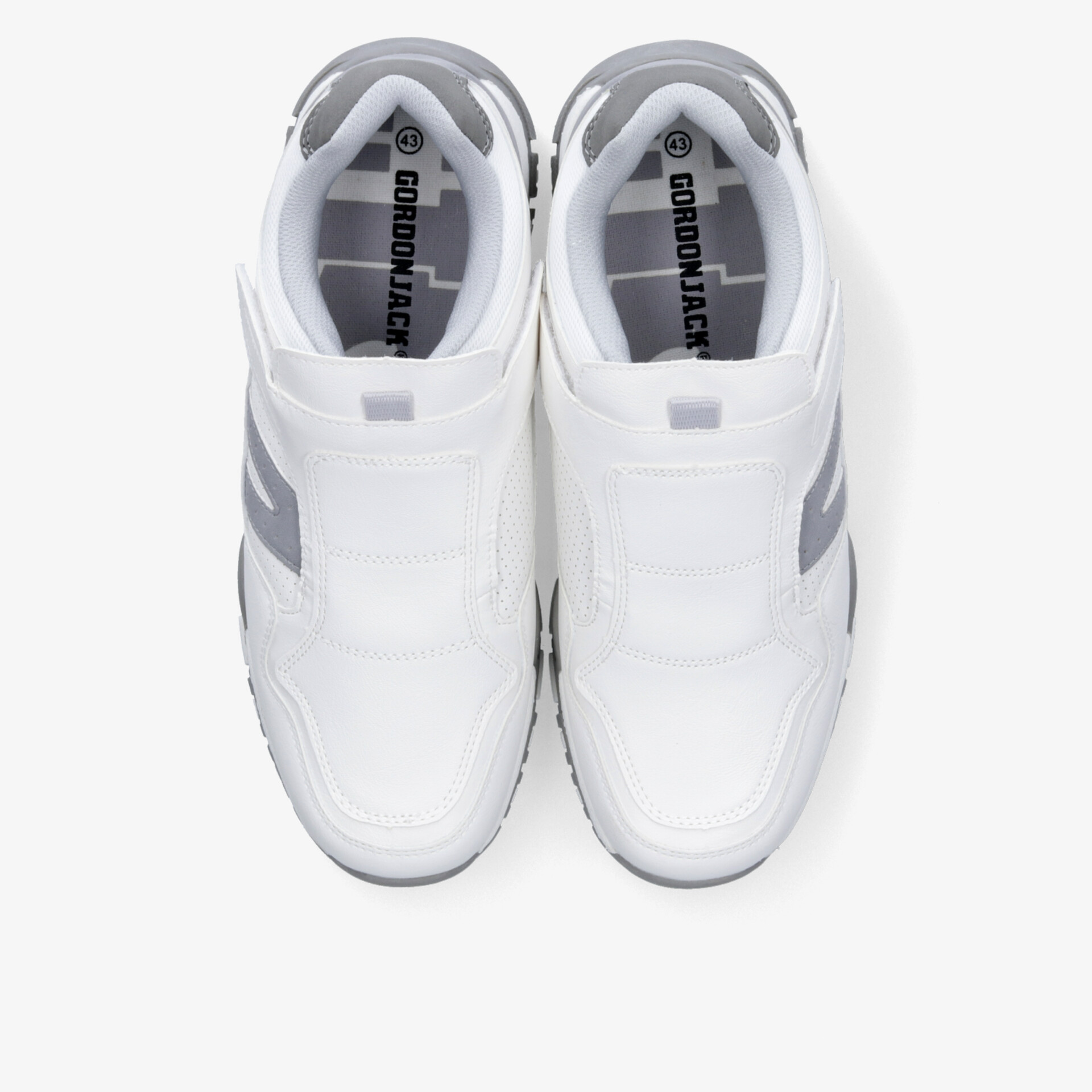 Paar weiße Sportschuhe mit grauen Details, bequem und leicht für sportliche Aktivität und Alltag geeignet, von oben