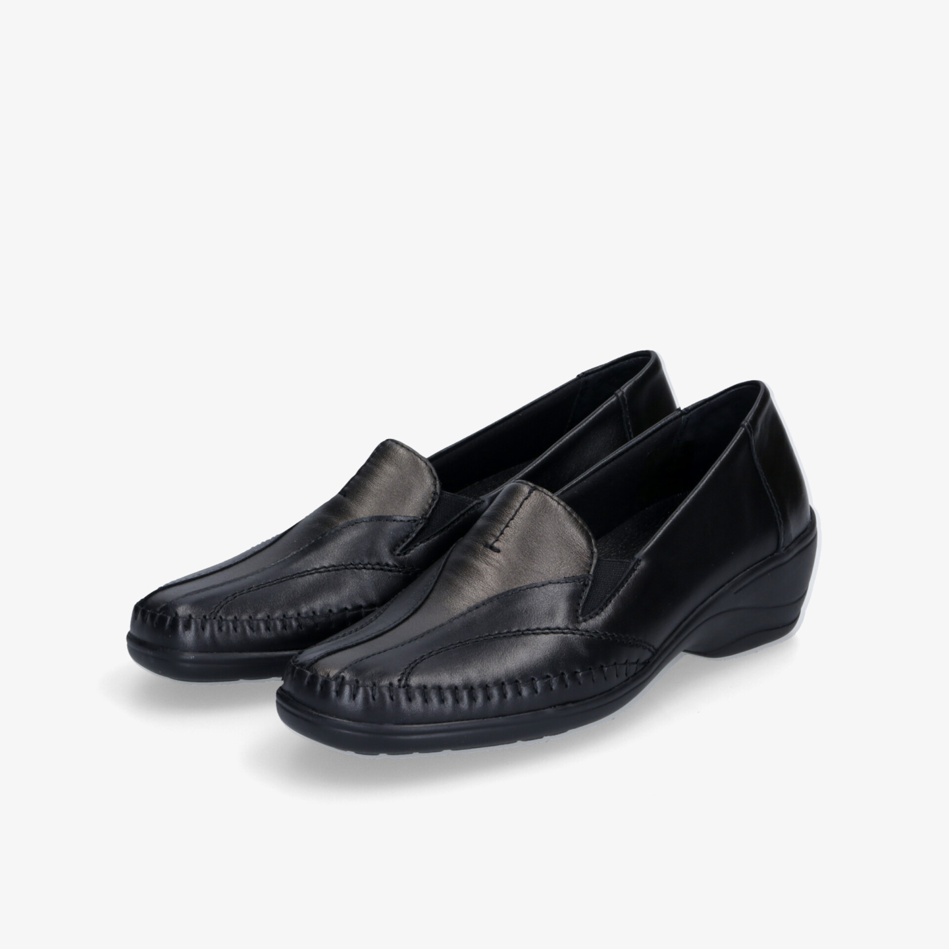 Elegante schwarze Loafer aus hochwertigem Leder mit bequemer Passform und rutschfester Sohle.