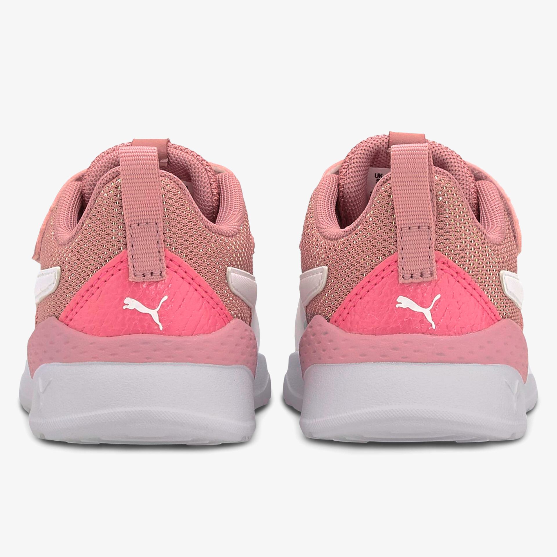 Rückansicht rosa Sneaker mit weißer Sohle, gepolsterter Fersenbereich für optimalen Tragekomfort