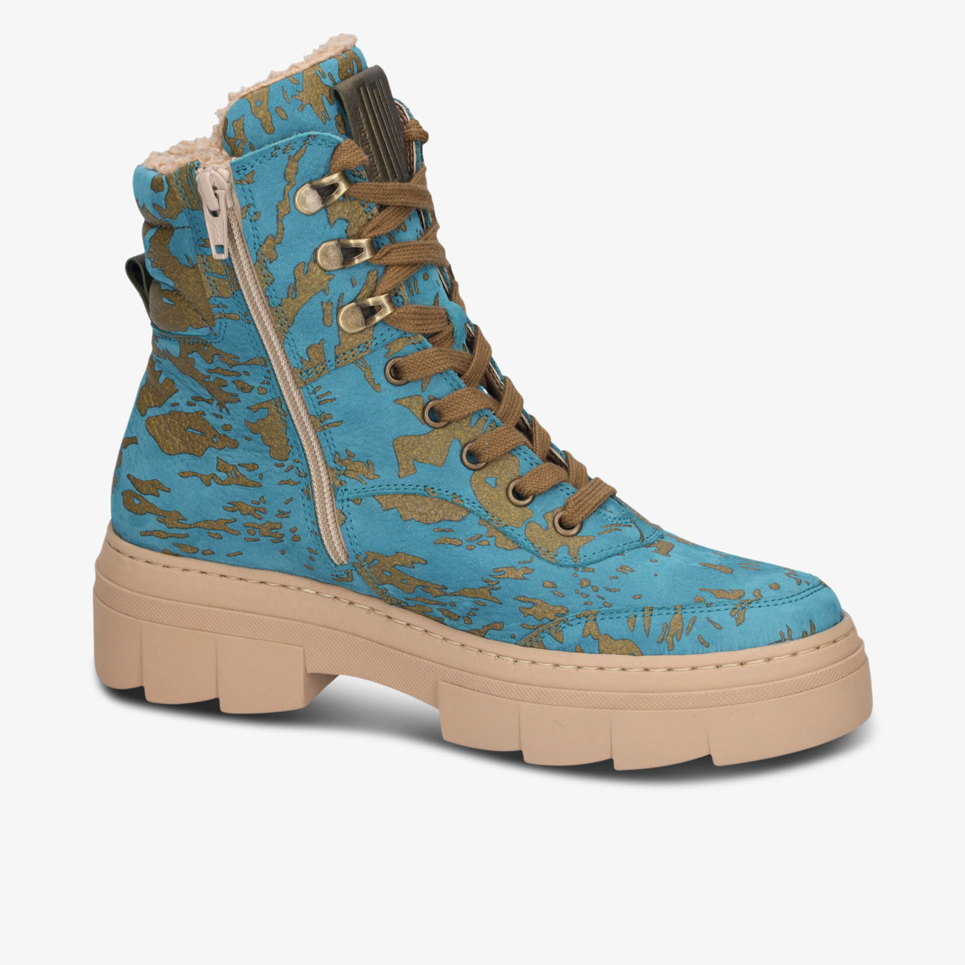Robuster hoher Schuh mit camouflage Muster, seitlichem Reißverschluss und profilierter Komfortsohle