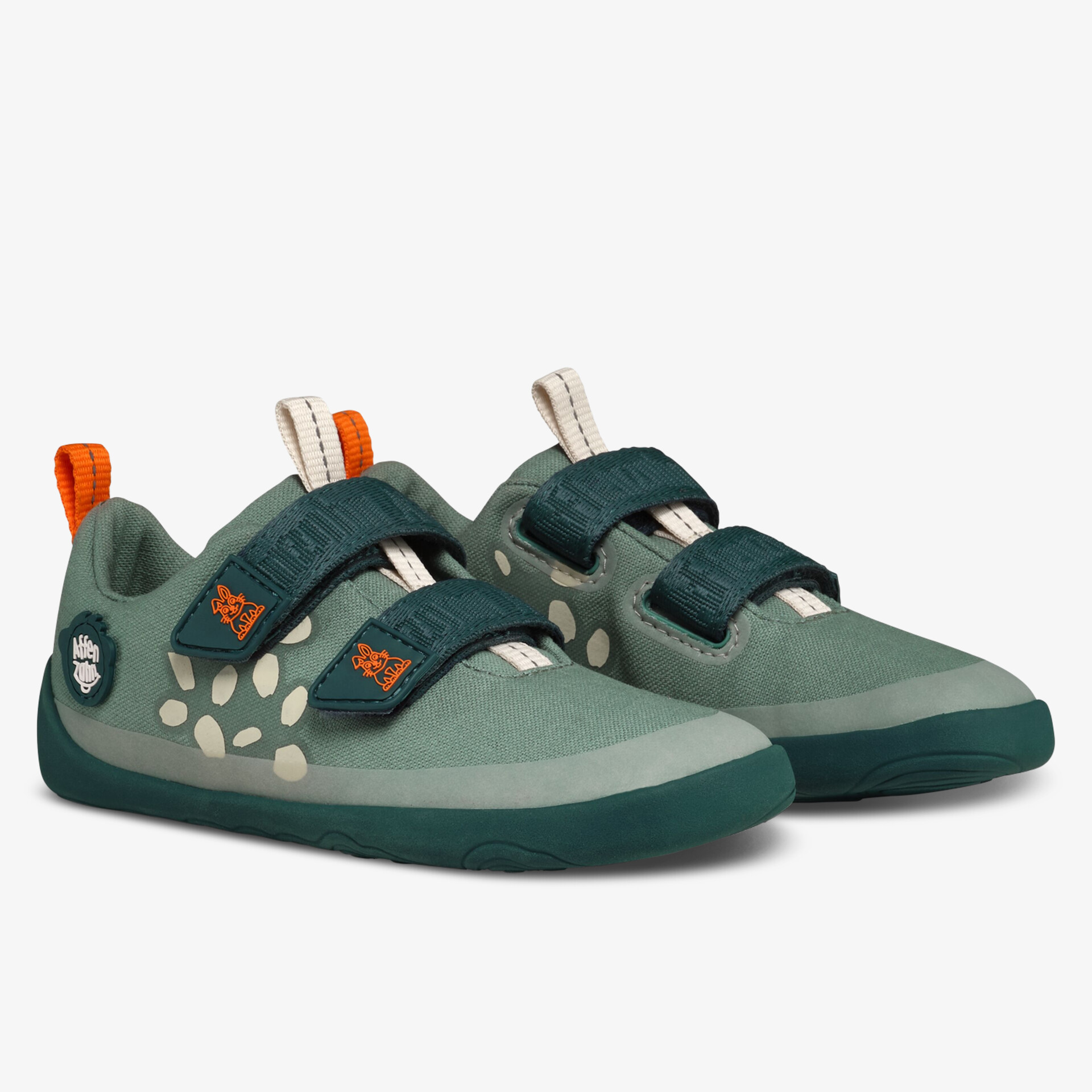 Bequeme leichte Schuhe mit atmungsaktivem Material und verstellbaren Klettverschlüssen für optimalen Halt