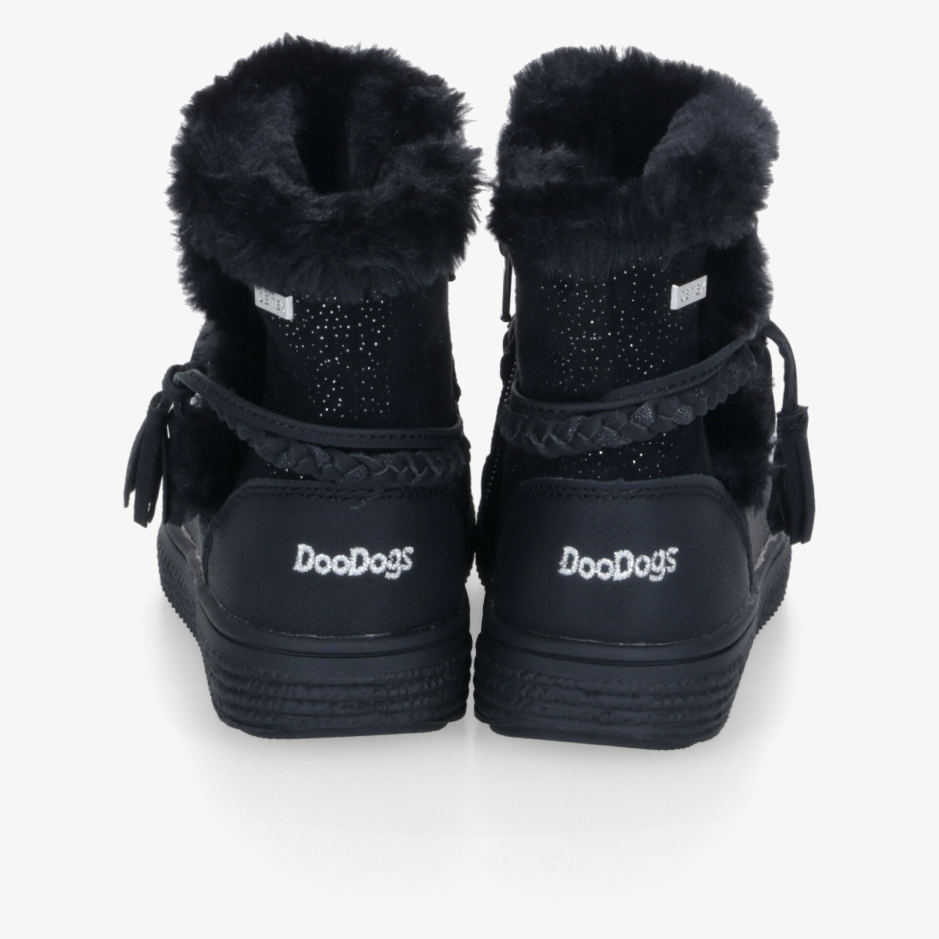 Warme Schuhe mit weichem Fellkragen und robustem Absatz in klarer Rückansicht, bequem und langlebig