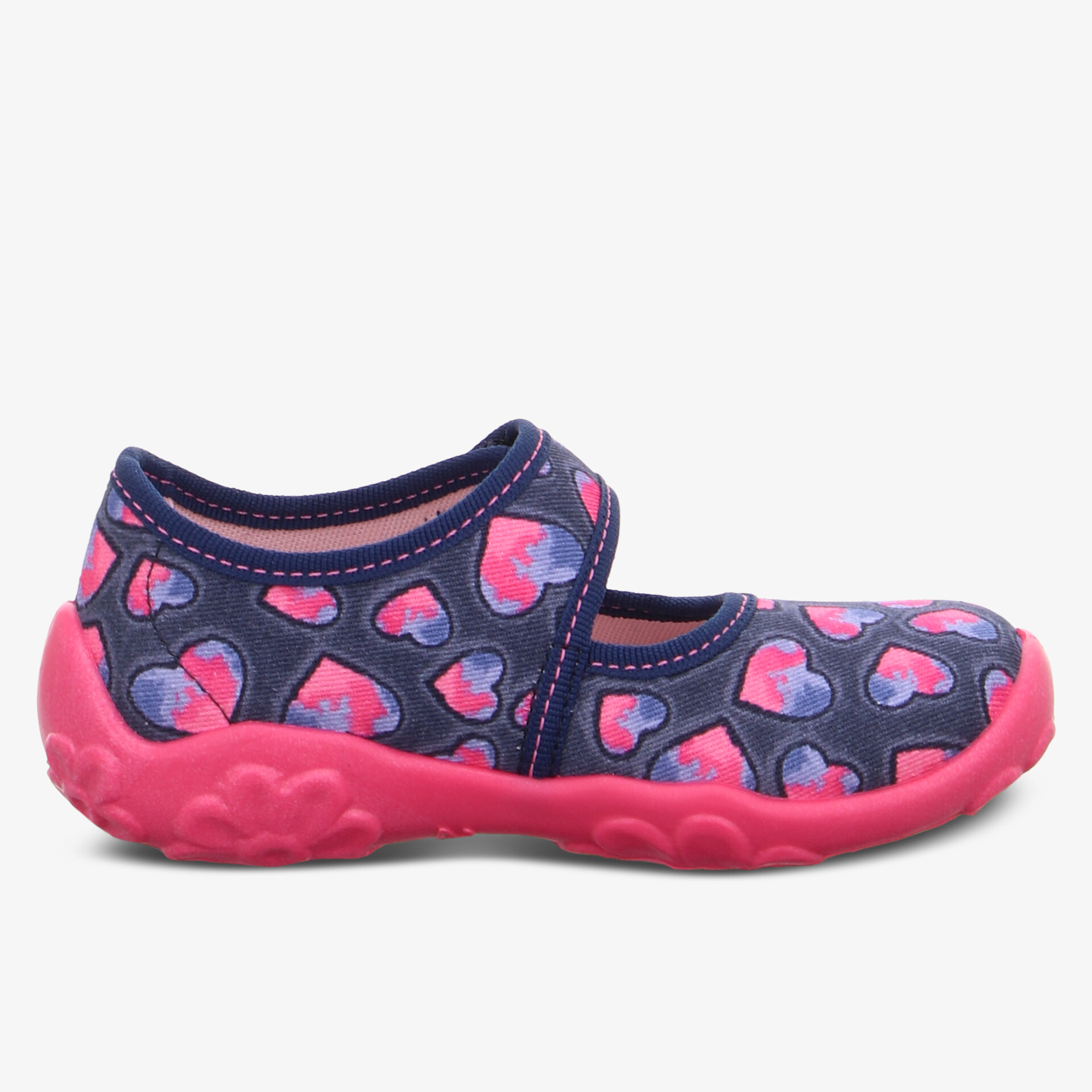 Komfortabler und atmungsaktiver Schuh mit weicher Polsterung und flexibler, rutschfester Sohle in modischem Herzdesign