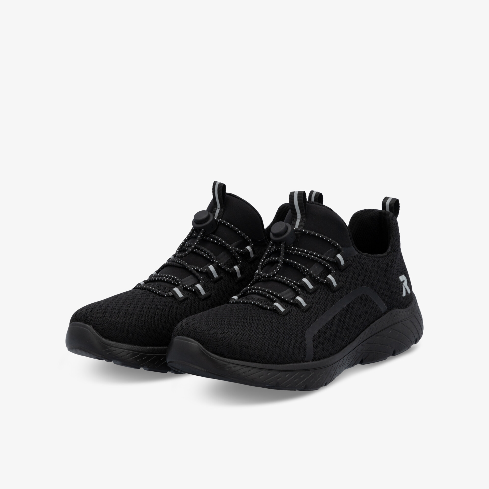 Schwarze sportliche Sneaker mit schnürung, leicht, bequem und flexibel für vielseitigen Einsatz