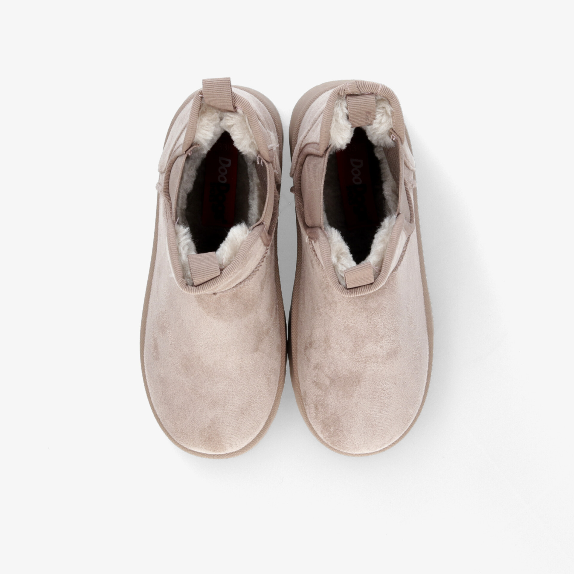 Beige Winterstiefel mit weichem, kuscheligem Fellfutter, robust und bequem für kalte Tage