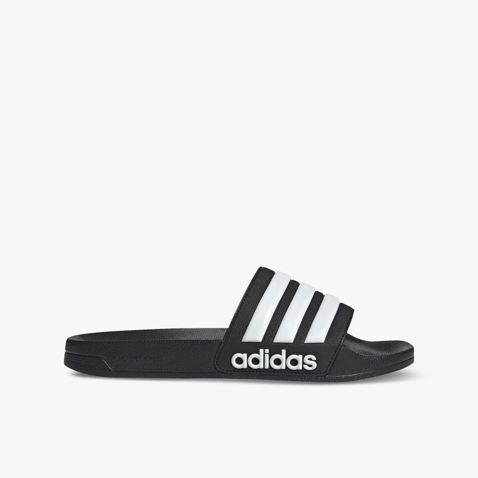 Schwarzer Adidas Slide mit weißen Streifen, leichter und komfortabler Badeschuh für vielseitigen Gebrauch