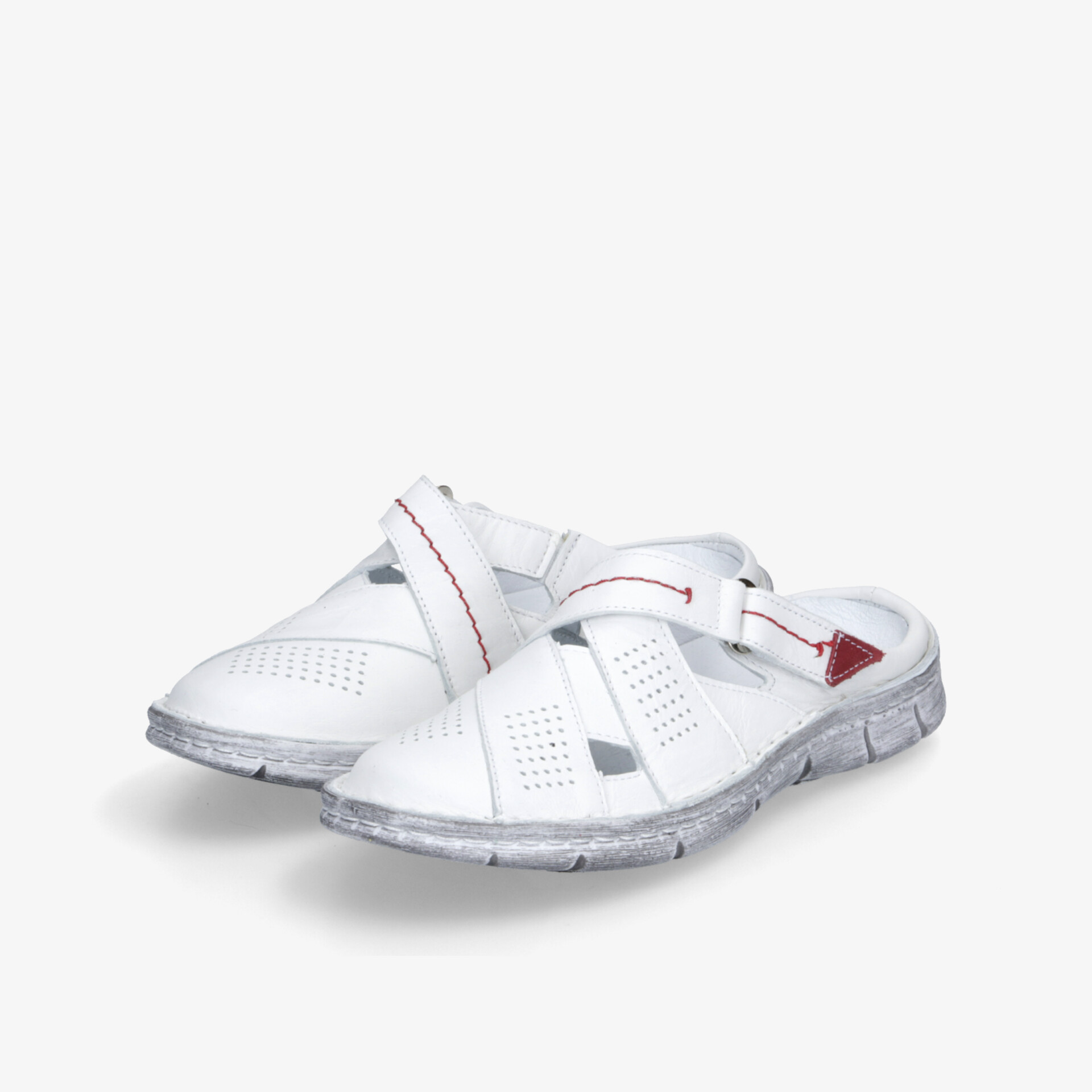 Weiße Sandalen mit atmungsaktiven Einsätzen und verstellbarem Riemen für hohen Tragekomfort und Flexibilität