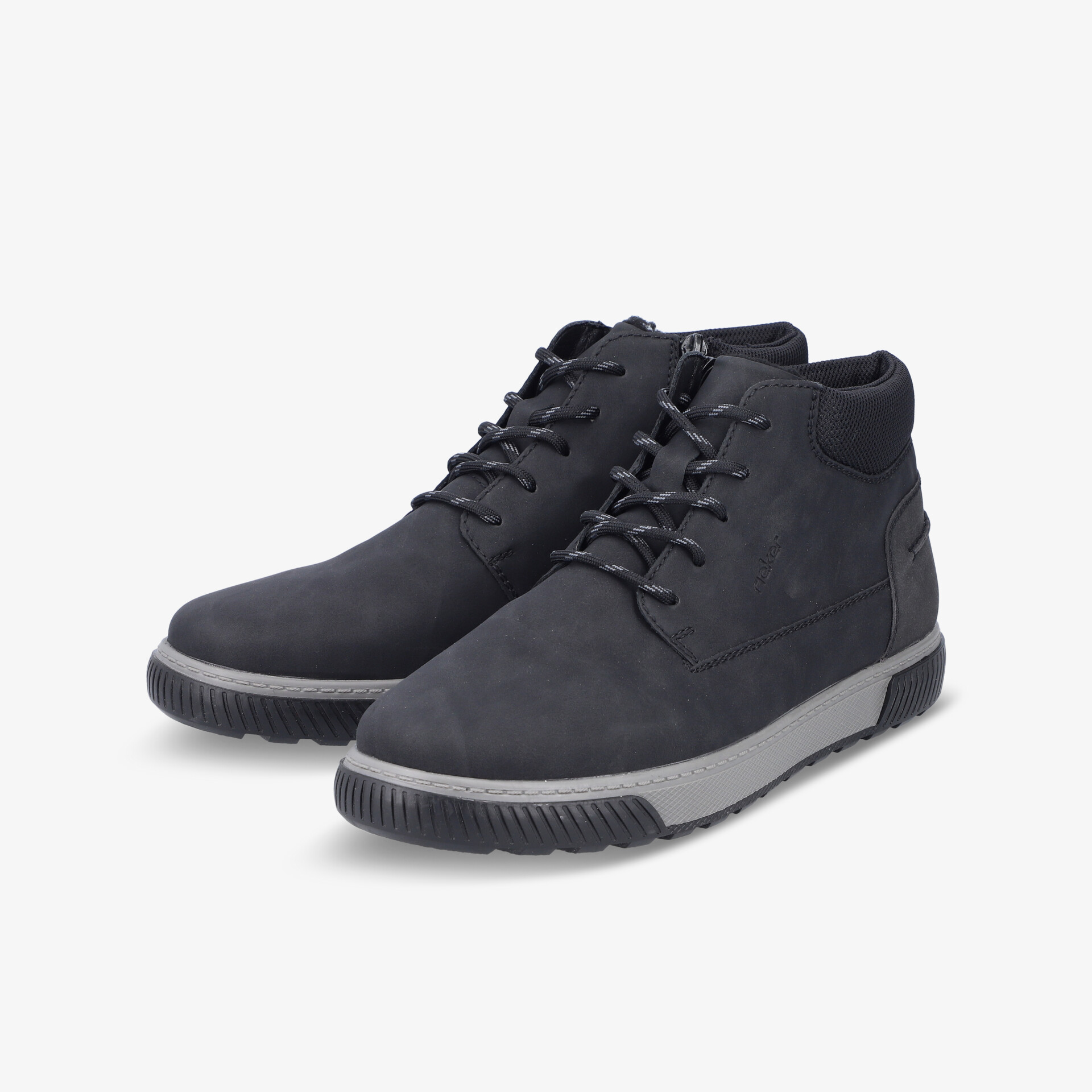 Modern gestalteter, bequemer Schuh mit robuster, rutschfester Sohle und praktischer Schnürung für den Alltag