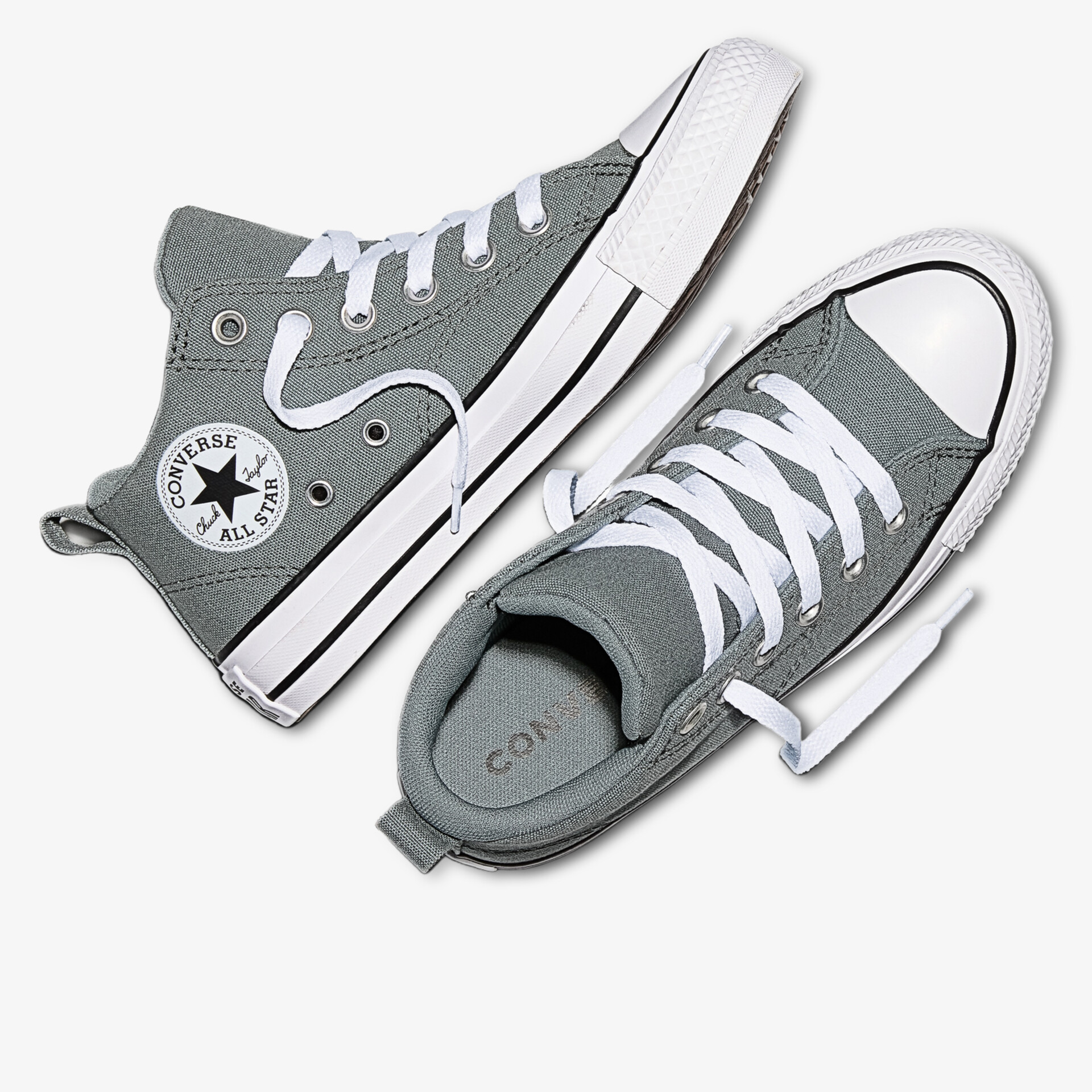 Graue Canvas-Sneaker mit weißer Gummisohle und weißer Schnürung, moderner und klassischer Look