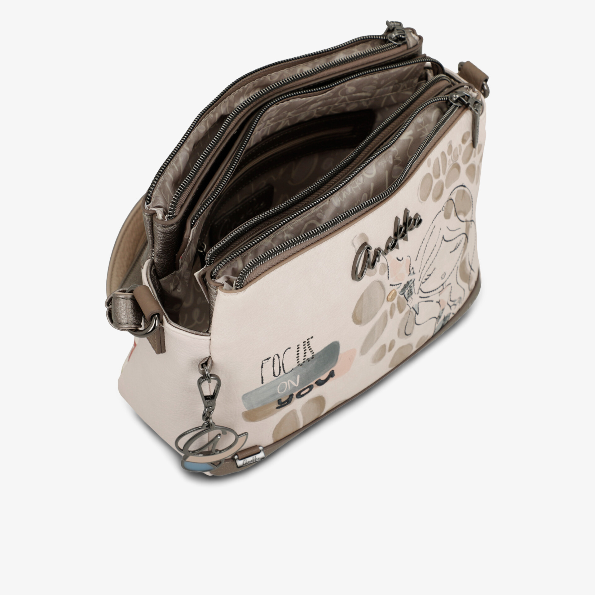 Geräumige modische Tasche mit elegantem Design und hochwertiger Verarbeitung.