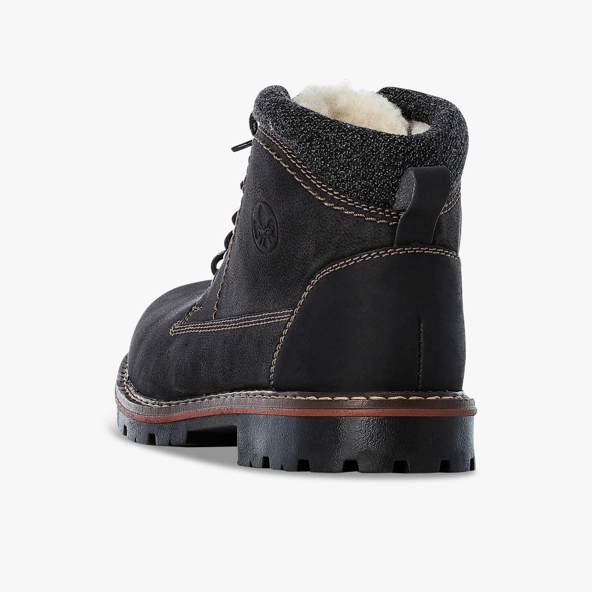 Schwarzer Winterstiefel mit warmem Futter und robustem Profil, seitliche Ansicht schräg hinten