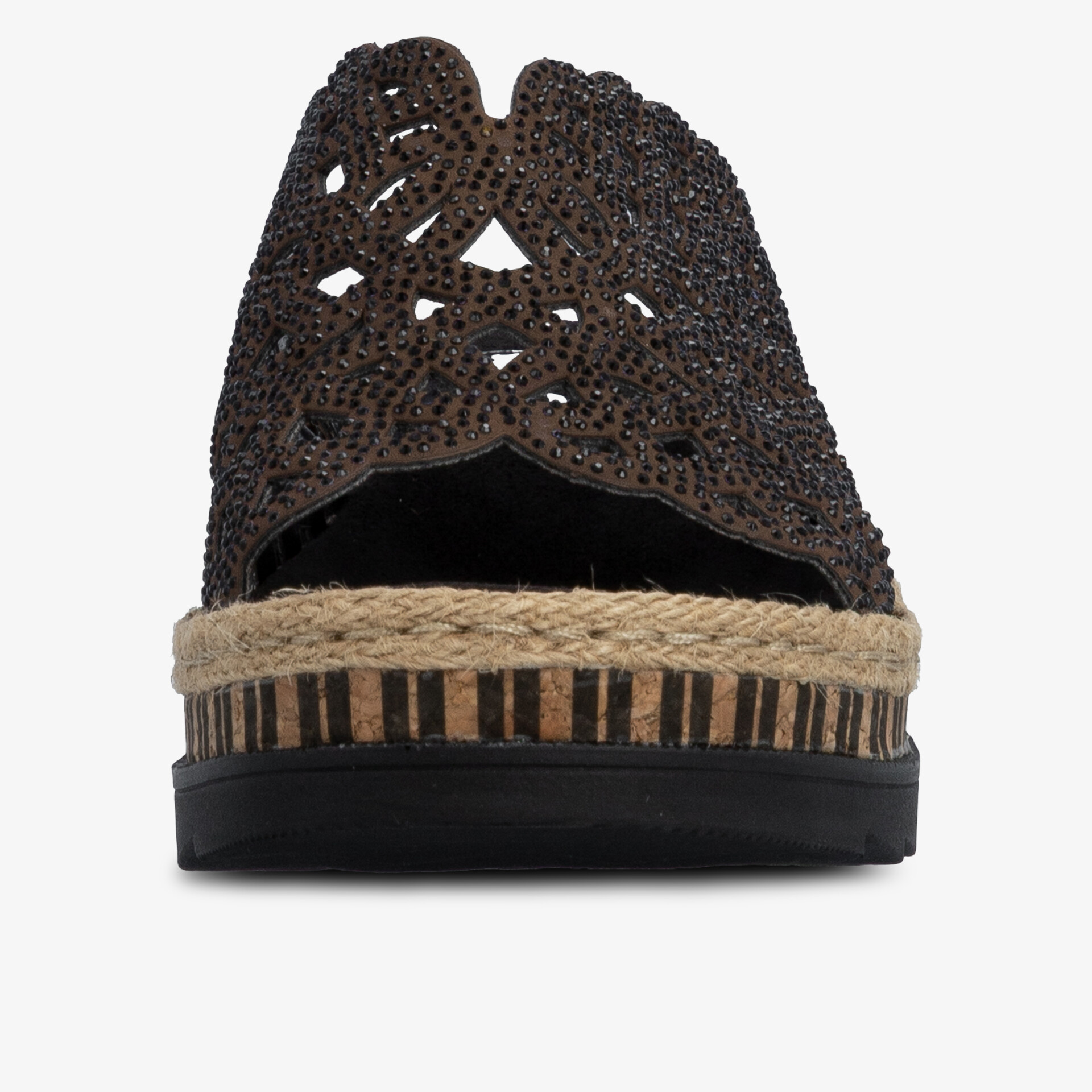 Frontansicht eines Schuhs mit filigranem gewebtem Obermaterial und robuster Jutebespannung auf flacher Sohle