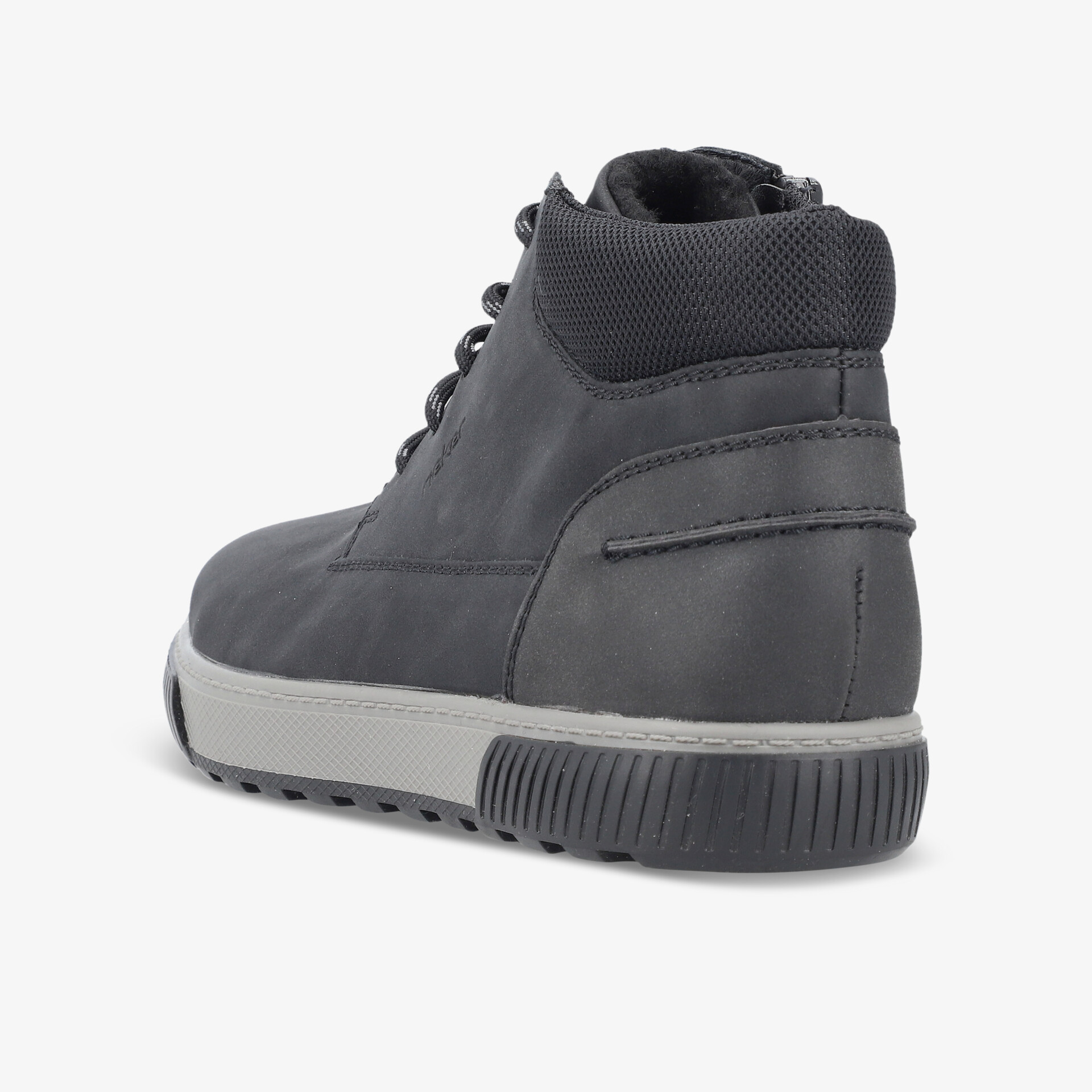 Moderner schwarzer Sneaker mit stoßdämpfender Sohle und gepolstertem Knöchelbereich, seitliche Ansicht