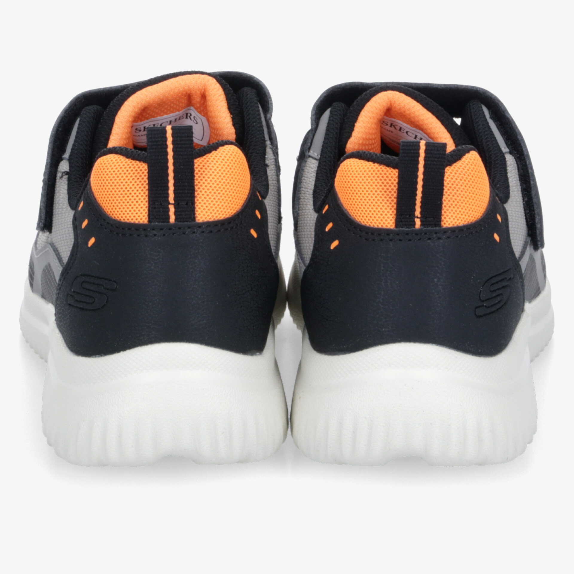 Sportliche Schuhe mit gepolstertem Schaft und bequemer, rutschfester Sohle, in stabiler Ausführung, Rückansicht