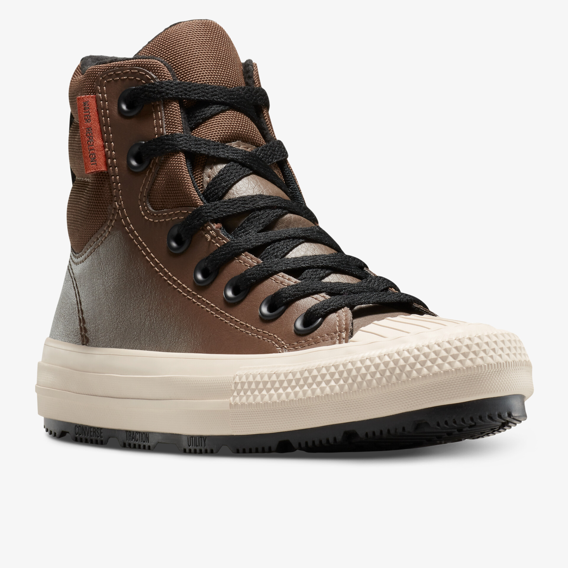Brauner Sneaker aus Leder mit hohem Schaft und weißer robuster Gummisohle, sportlich und bequem