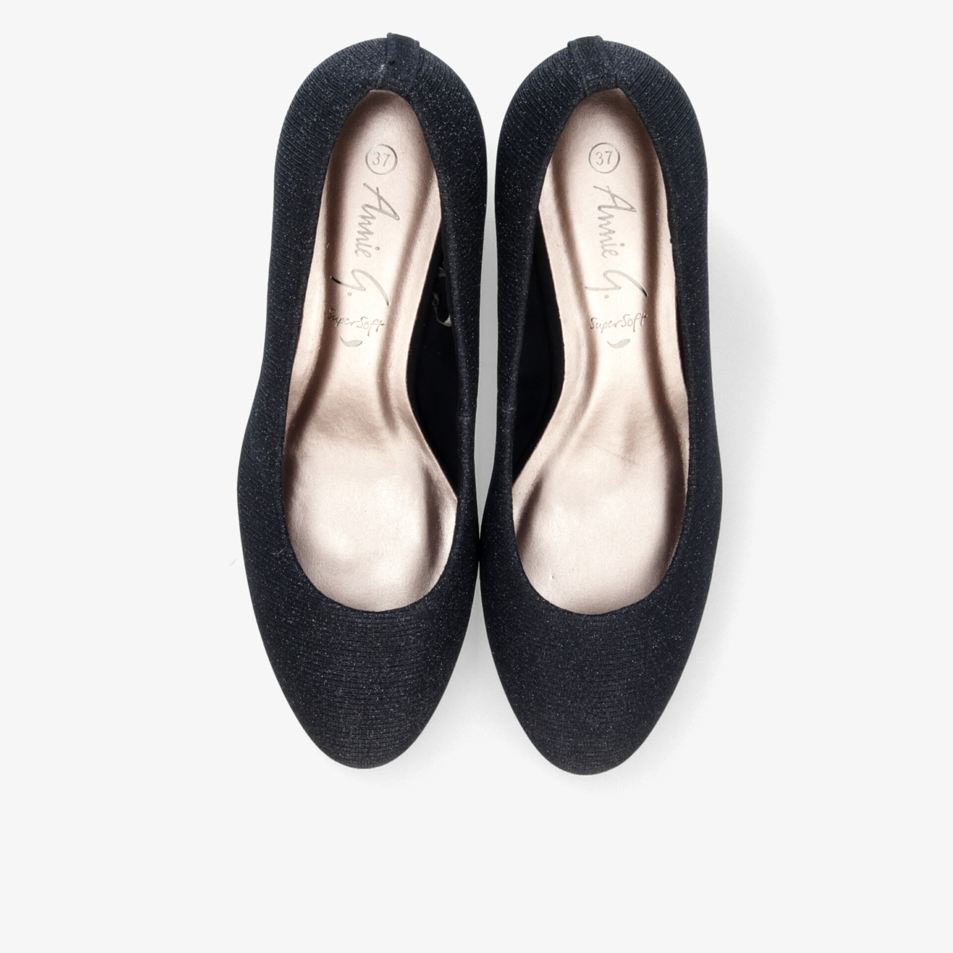 Elegante schwarze Schuhe mit rutschfester Sohle und hochwertiger Verarbeitung für stilvollen Tragekomfort.