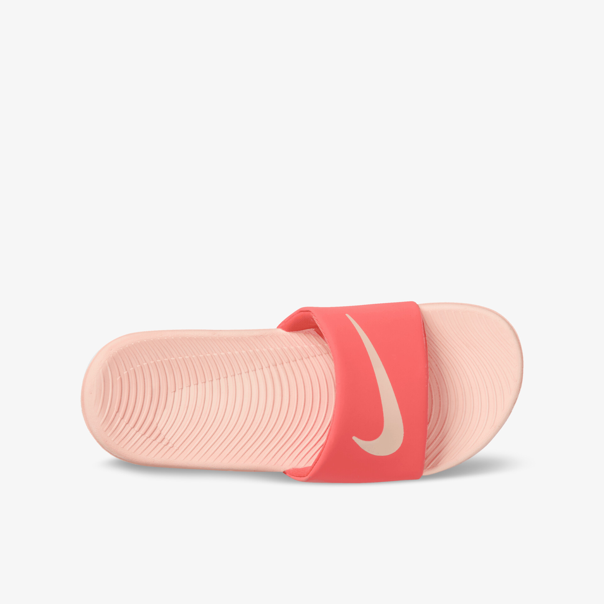 Leichte korallenrote Sandale mit anatomisch geformtem Fußbett und rutschfester Sohle für angenehmen Tragekomfort