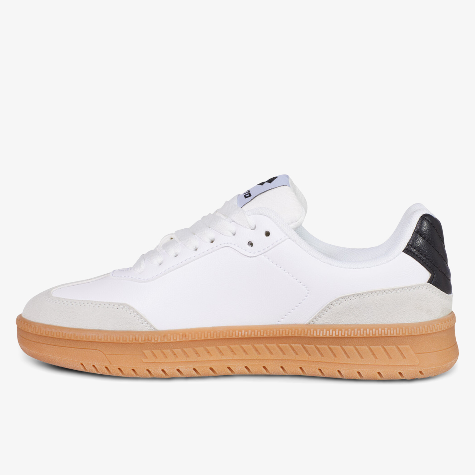 Moderner Sneaker mit weißem Obermaterial und beiger Sohle, ideal für Alltag und Sport