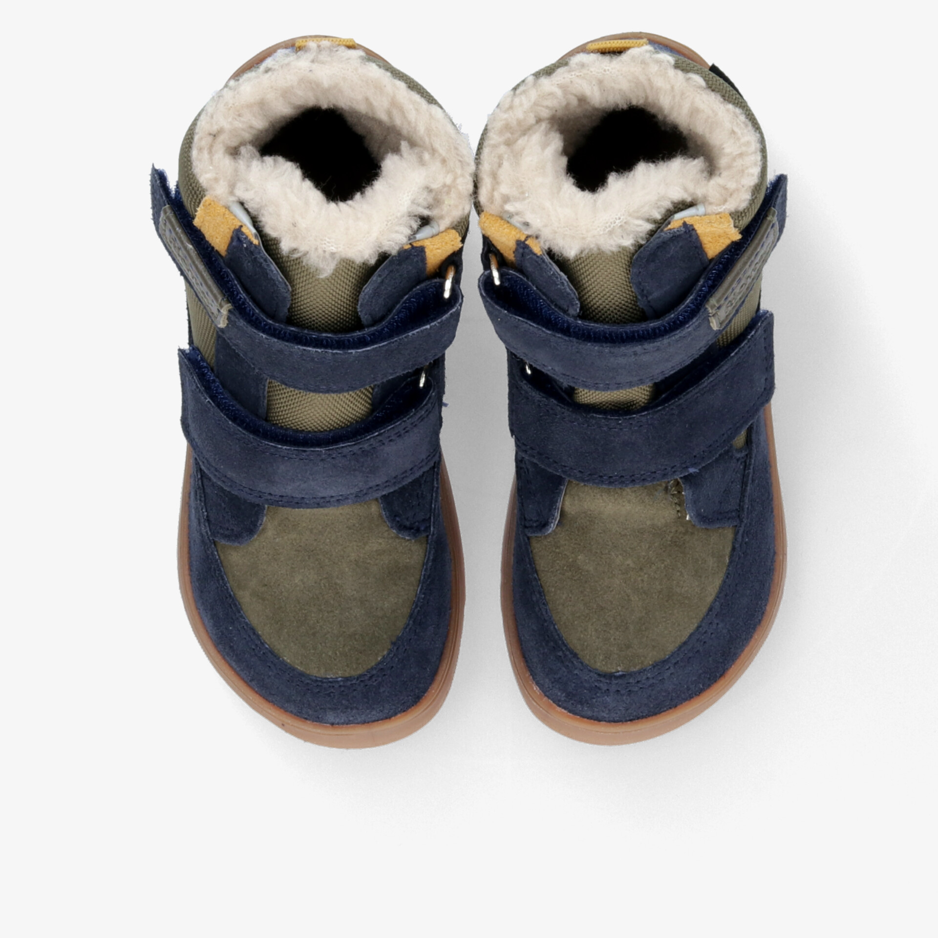 Warme und robuste Winterstiefel mit dickem Futter und rutschfester Sohle im Paar von oben zu sehen