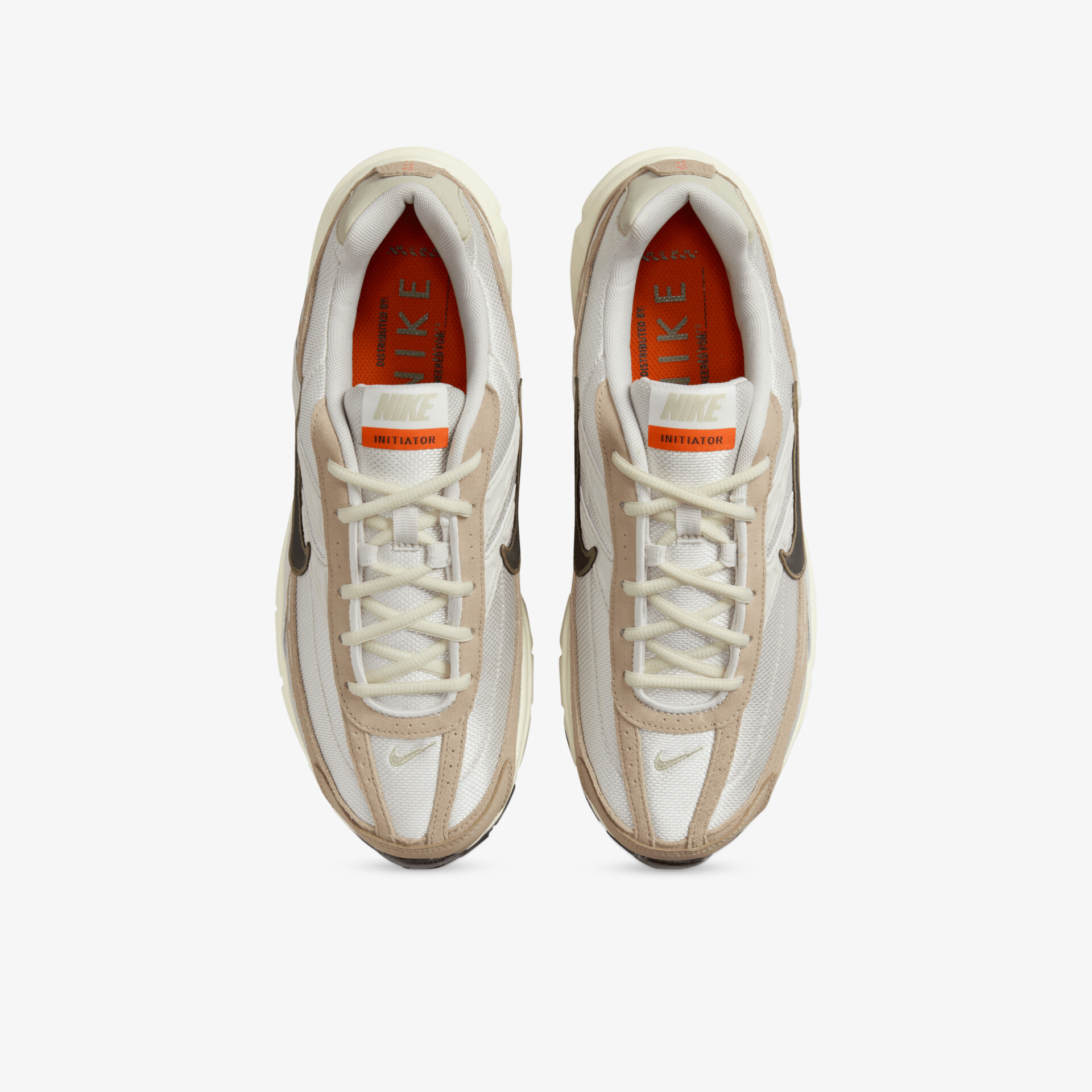 Bequeme weiße Sportschuhe mit braunen Akzenten, atmungsaktiv und leicht, gepolsterte Innensohle für optimalen Tragekomfort