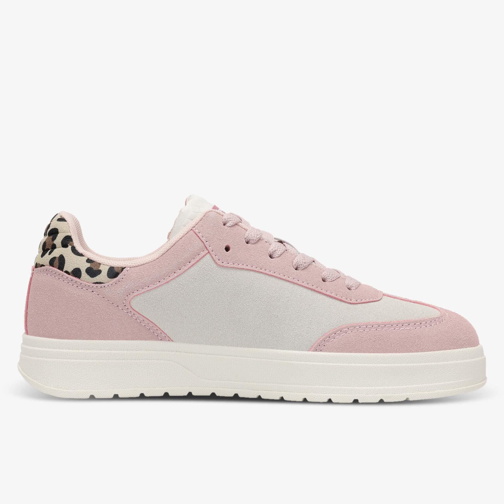 Moderne rosa-weiße Sneaker mit Leopardenmuster hinterem Einsatz und leichter Profilsohle in seitlicher Ansicht