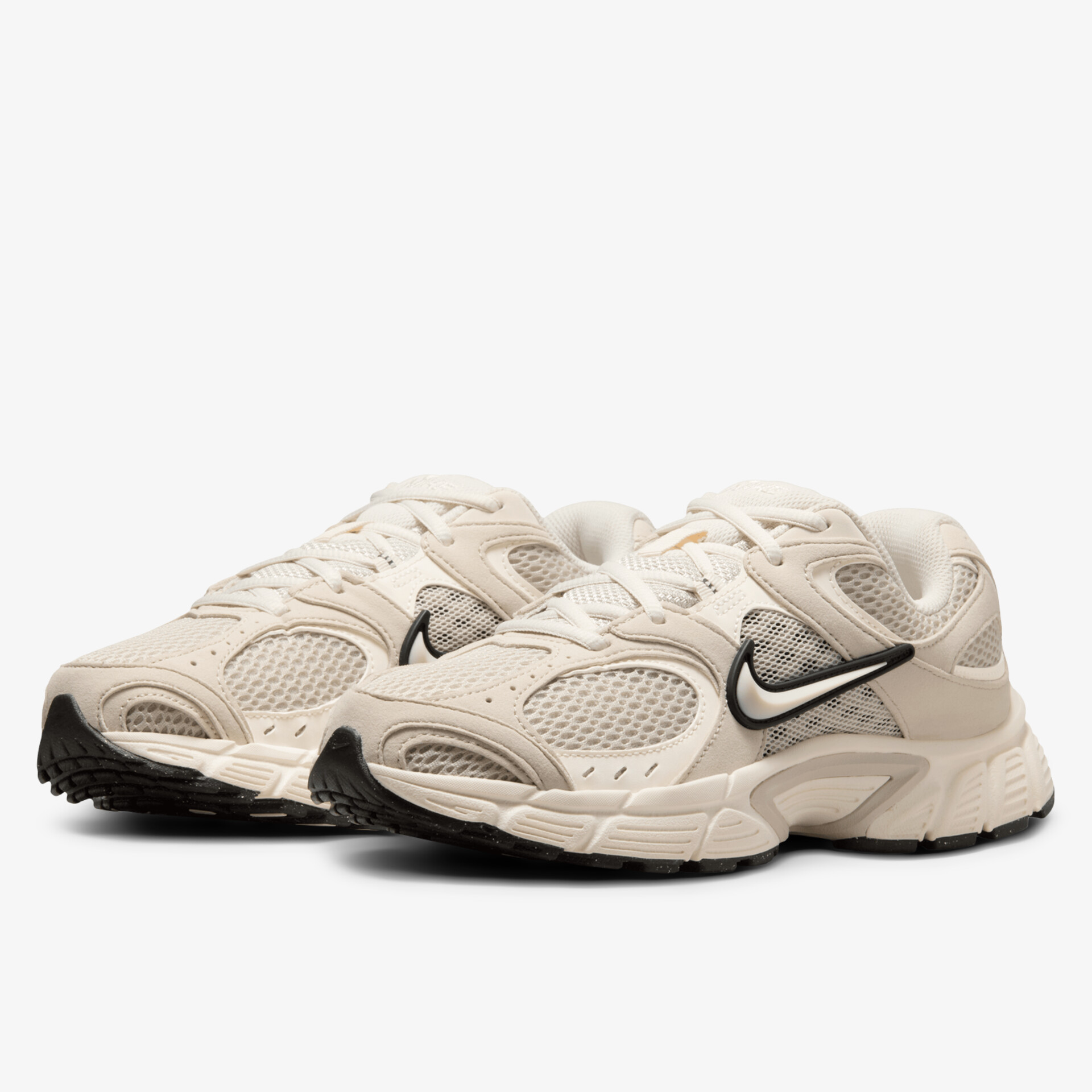 Stylische und bequeme Turnschuhe mit moderner Silhouette und robuster Sohle.