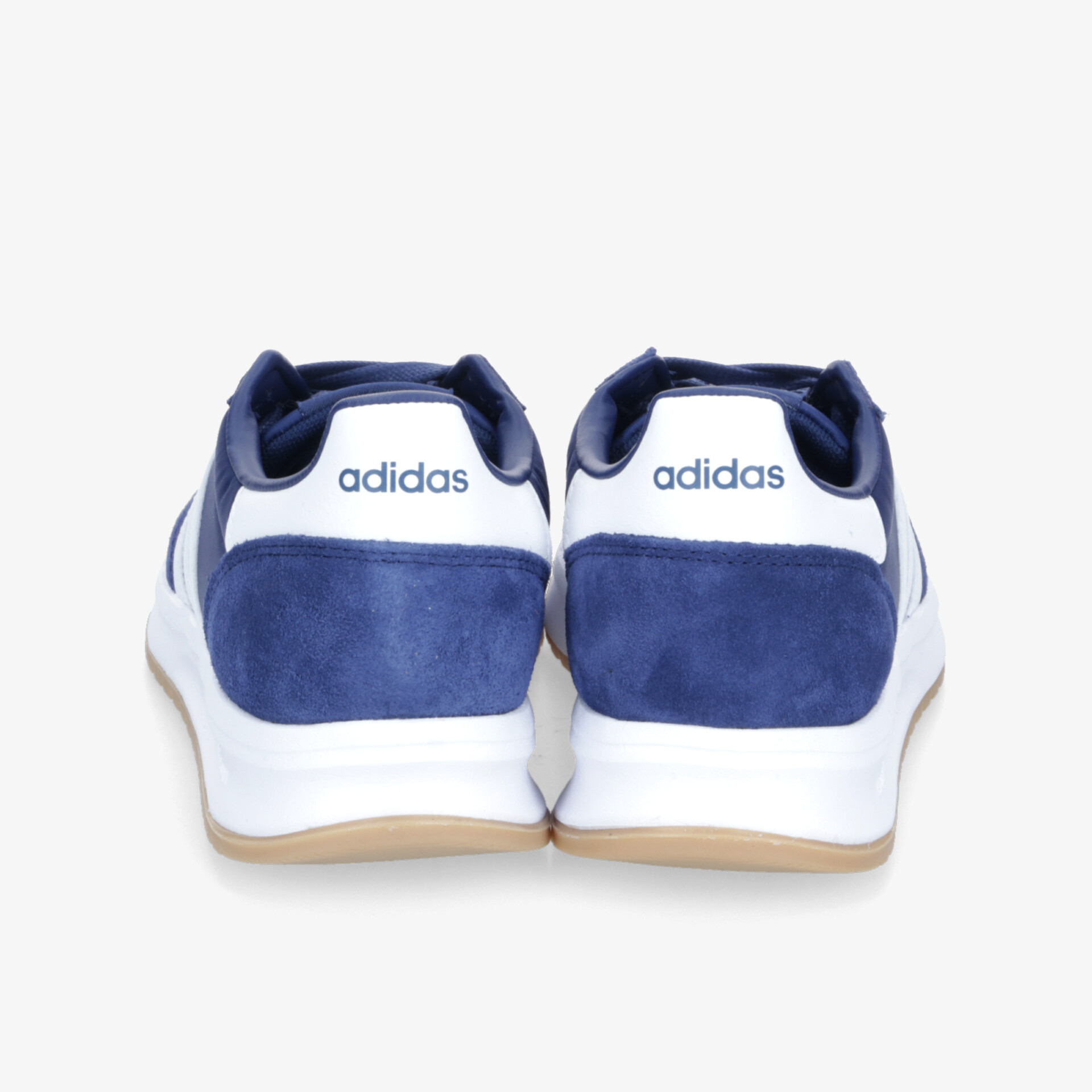 Blaue und weiße Adidas Sneaker Rückansicht mit gepolstertem Fersenbereich für optimalen Tragekomfort.