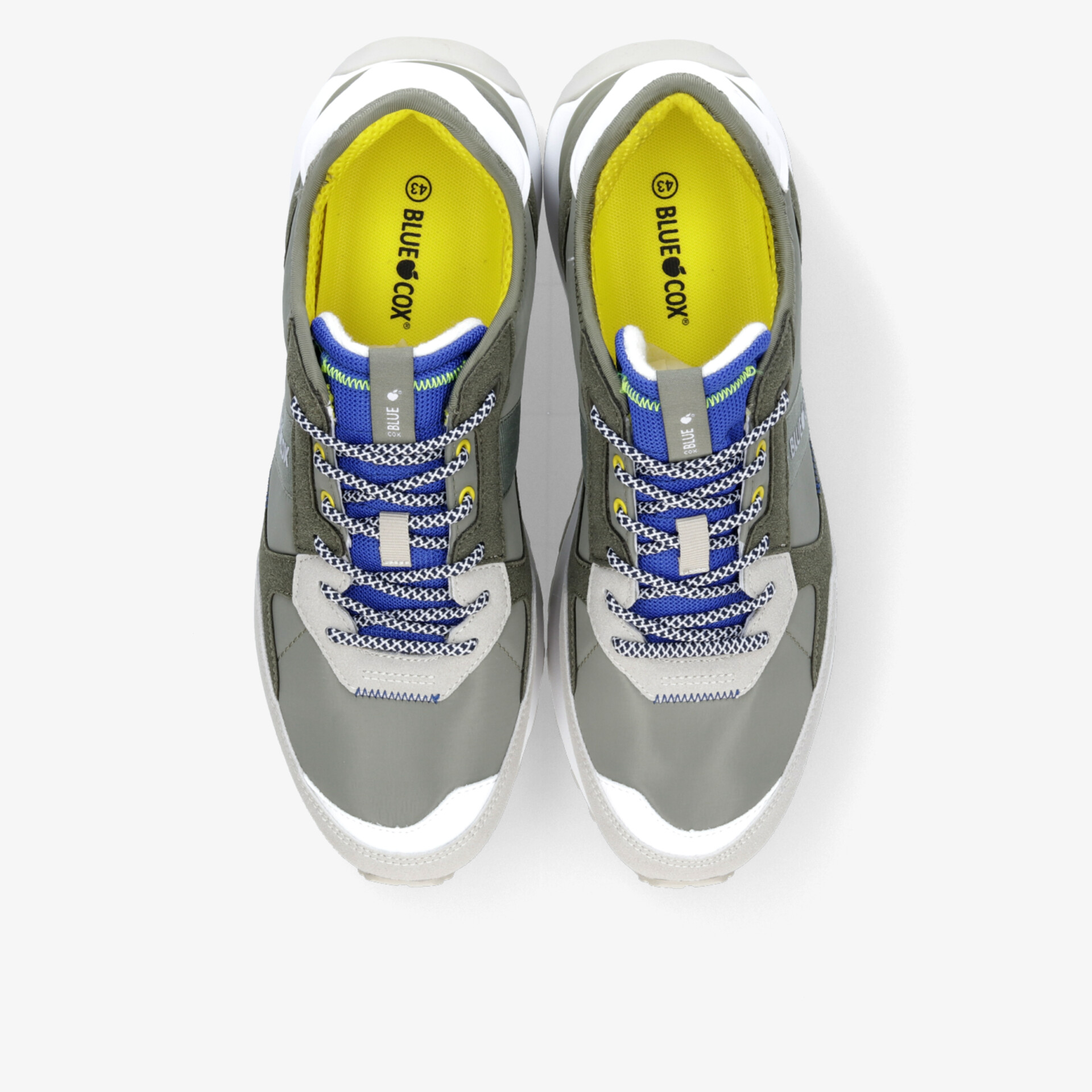 Moderne graue und blaue Sneaker mit atmungsaktivem Material und komfortabler Passform in Draufsicht