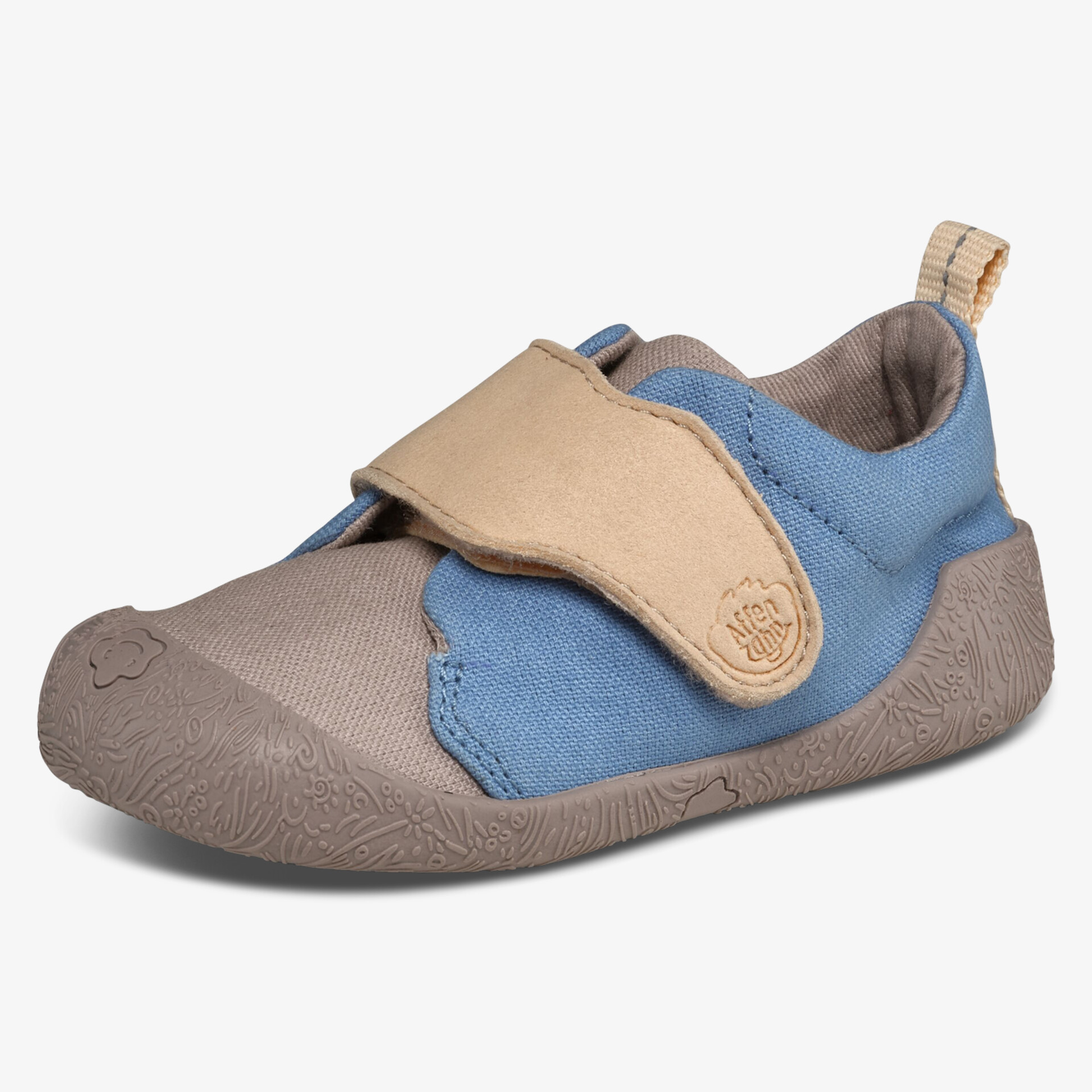 Flexibler Schuh mit breitem Klettverschluss und rutschfester Sohle für hohen Komfort und sicheren Halt