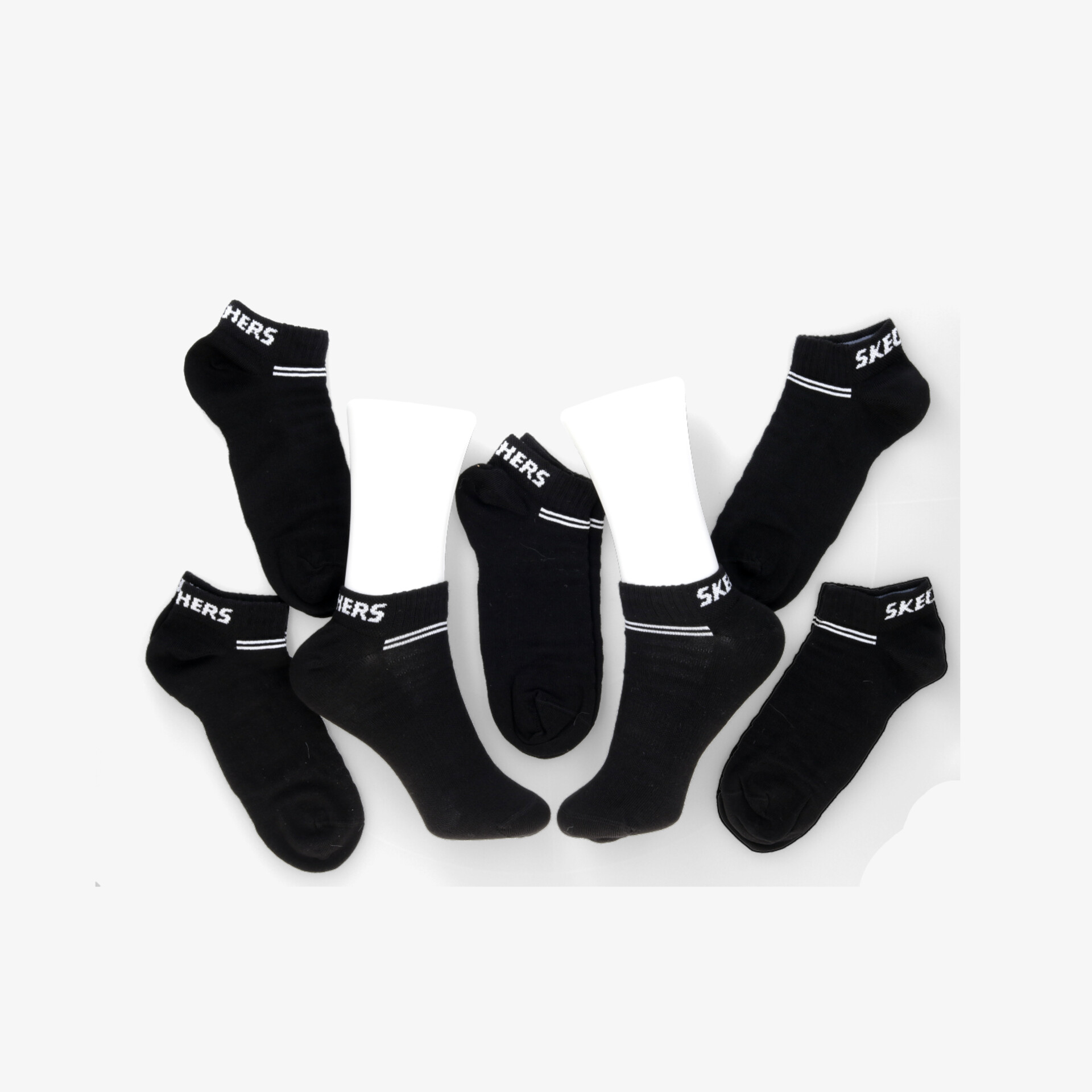 Schwarze sportliche Socken, bequem und atmungsaktiv, ideal für täglichen Gebrauch