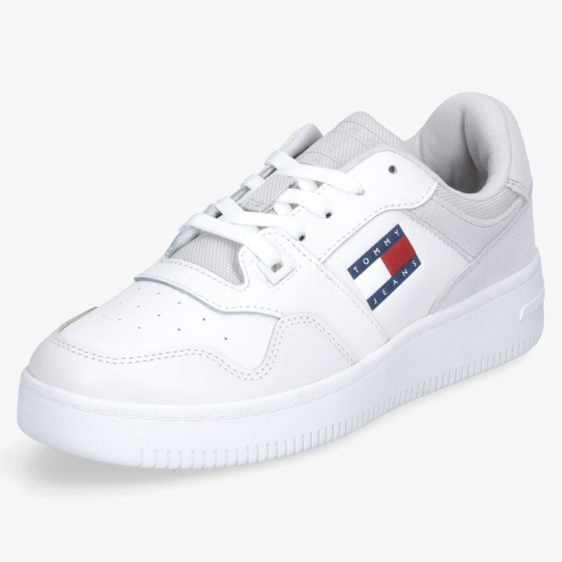 Weißer Sneaker mit sportlichem Design und Logo, atmungsaktives Material und robuster Sohle für maximalen Komfort