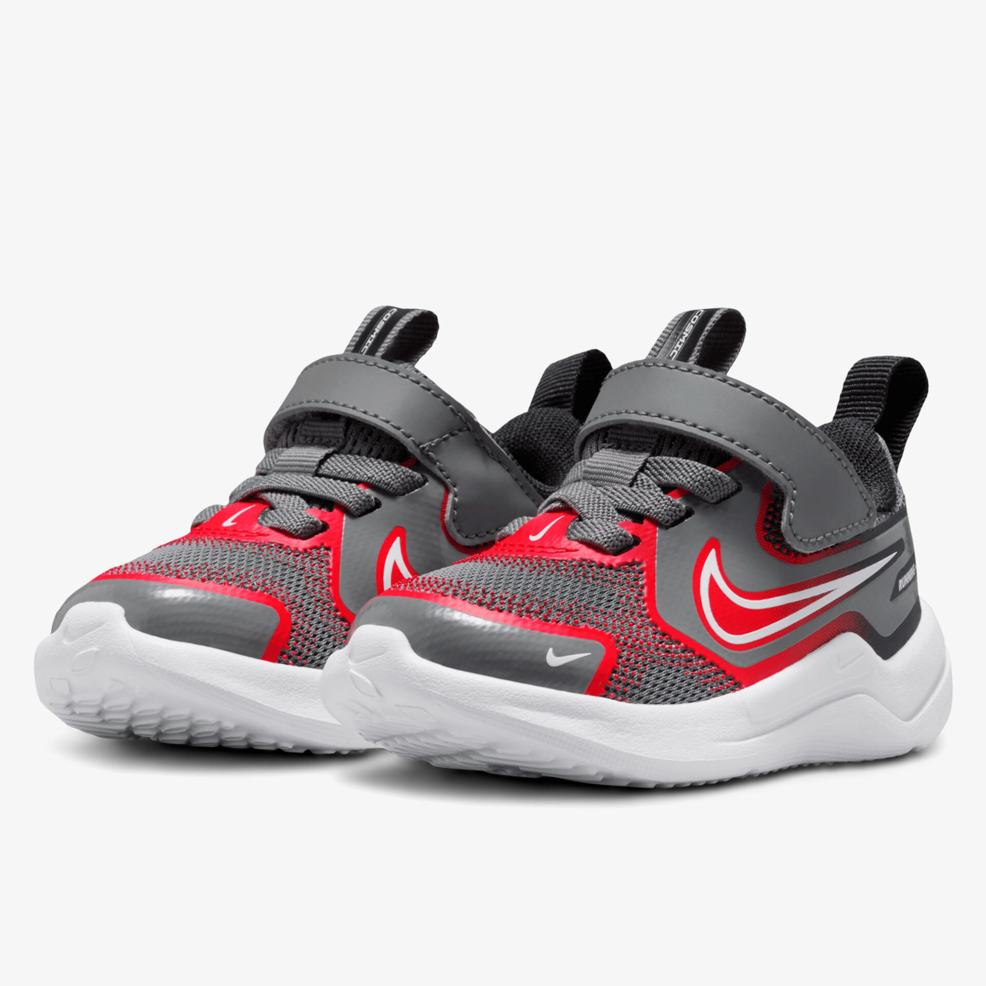 Stylish and comfortable athletic shoes with Velcro closure, perfect for everyday wear.