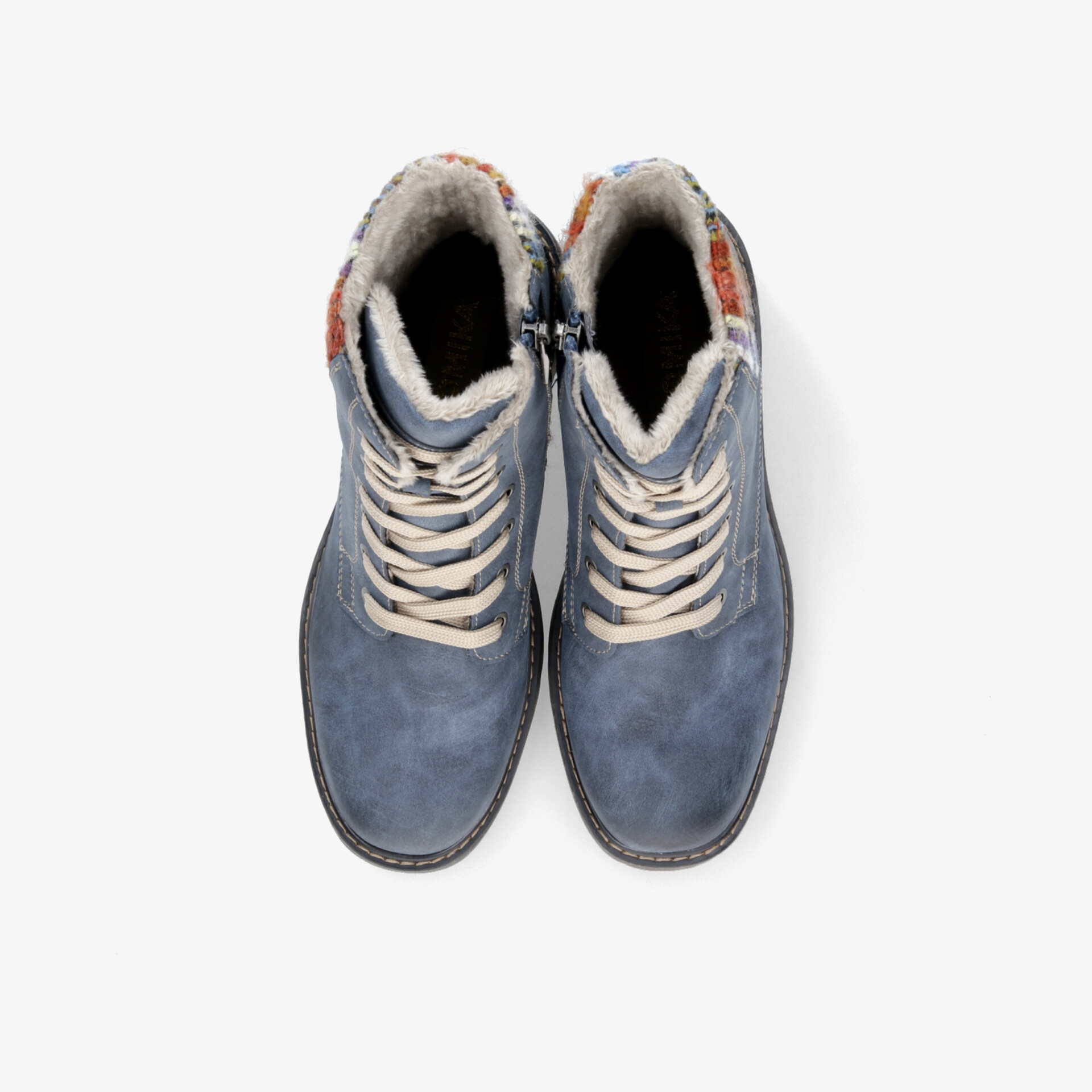 Warmes blaues Winterstiefel-Paar mit robuster Sohle und bequemer Schnürung, idealer Kälteschutz