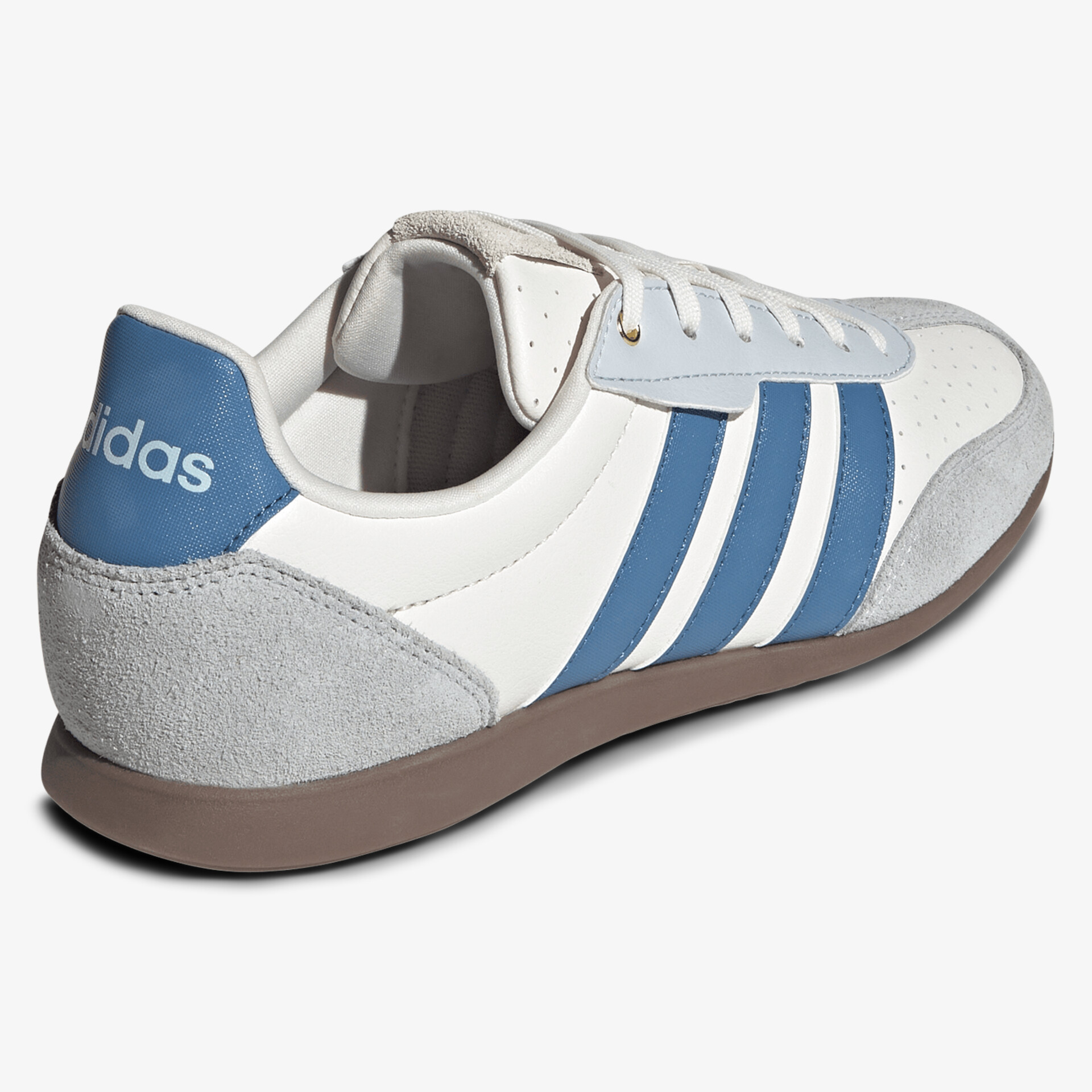 klassischer weißer Sneaker mit blauen Streifen, rutschfeste Sohle und bequemem Fußbett seitlich sichtbar