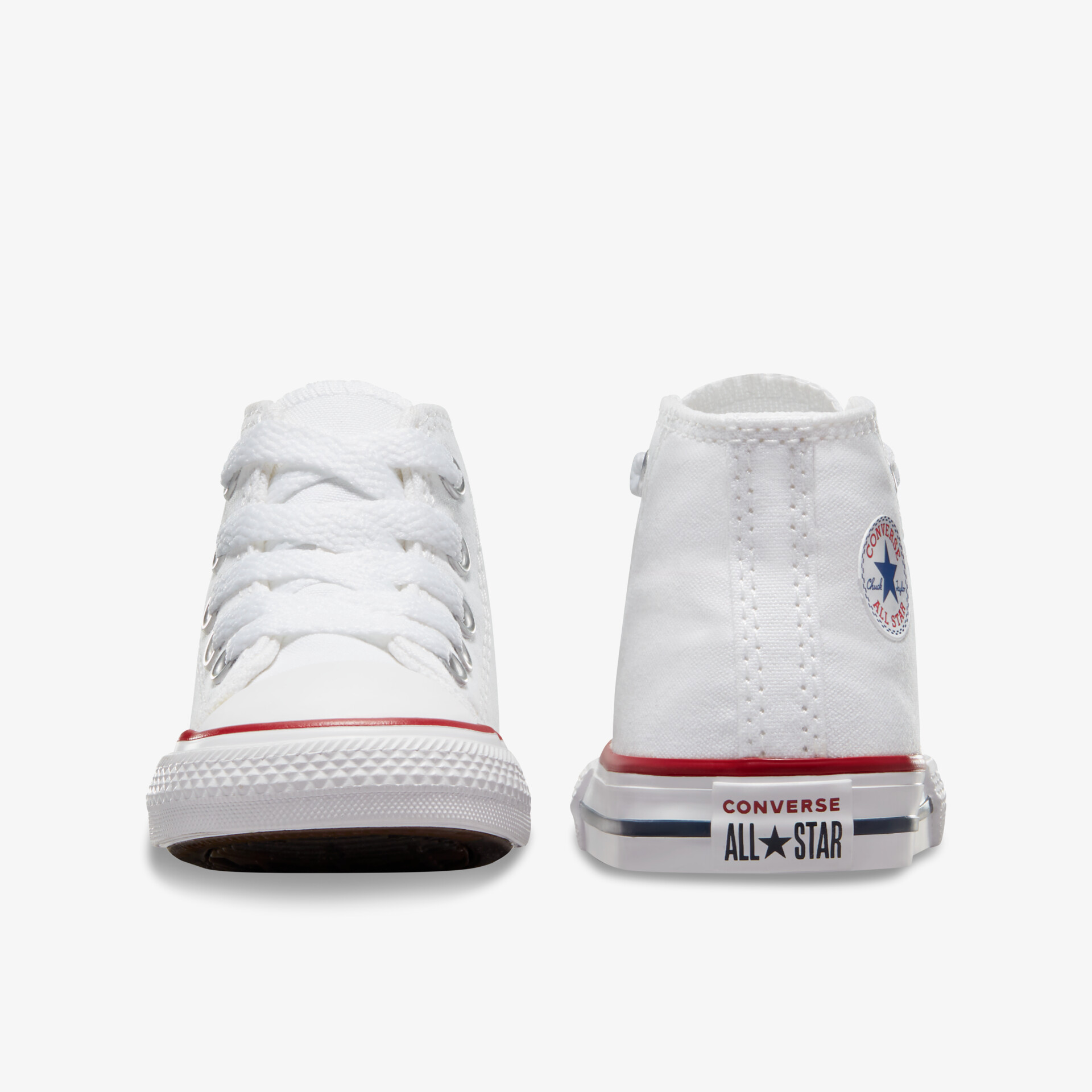 Weißer Sneaker mit hoher Schnürung und robuster Gummisohle in klassischem Design